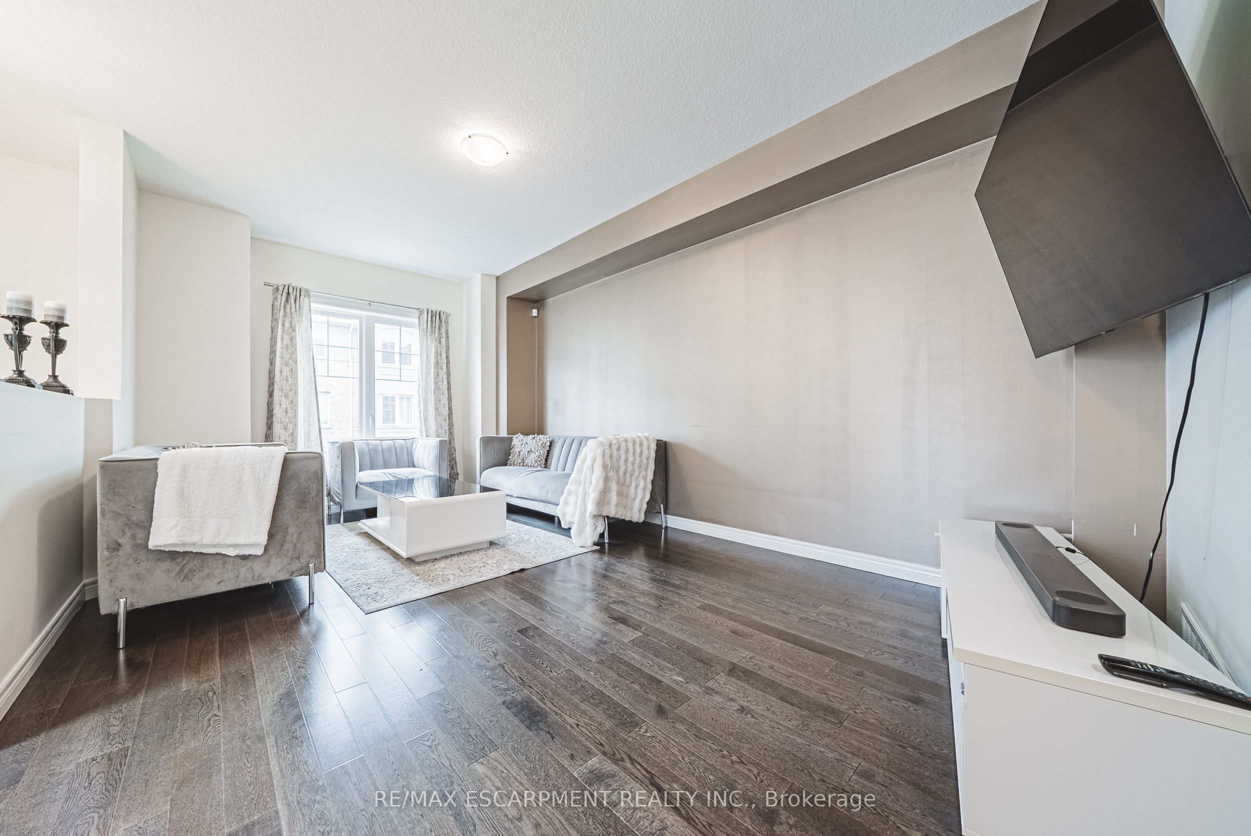 20 BARLEY Lane, Hamilton, ON L9K 0K1 photo 4