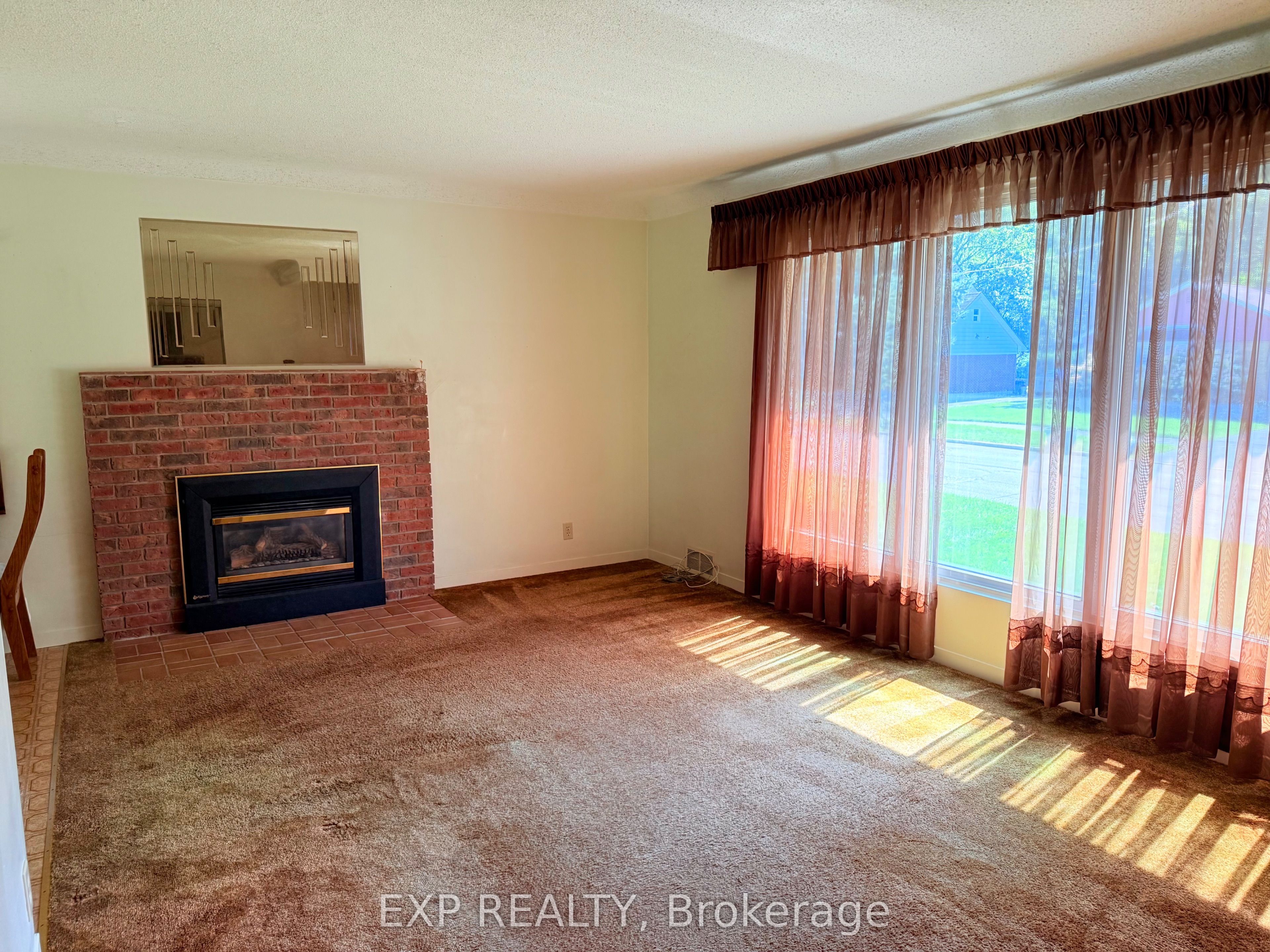 483 Pleasant Park Road, Alta Vista and Area, ON K1H 5M9 photo 3