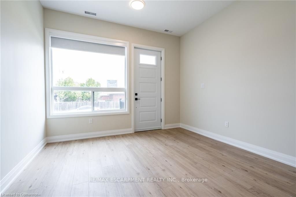 728 ELEVENTH Avenue A, Hamilton, ON L8T 2K8 photo 2