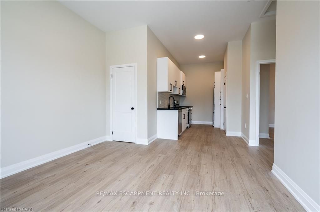 728 ELEVENTH Avenue A, Hamilton, ON L8T 2K8 photo 4