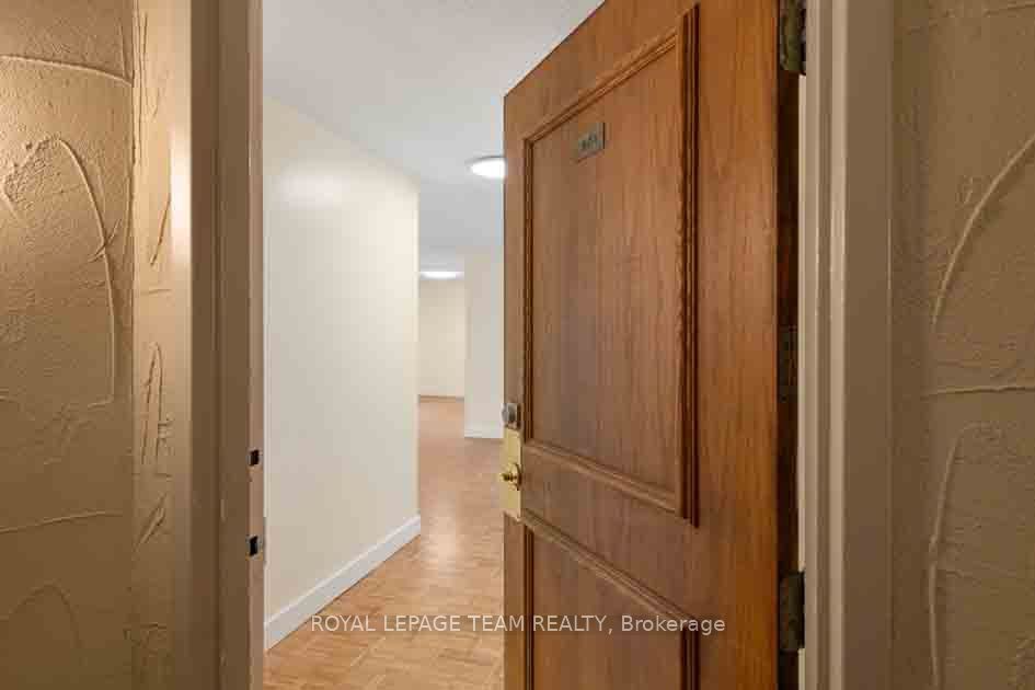 40 Arthur Street 901, West Centre Town, ON K1R 7T5 photo 2