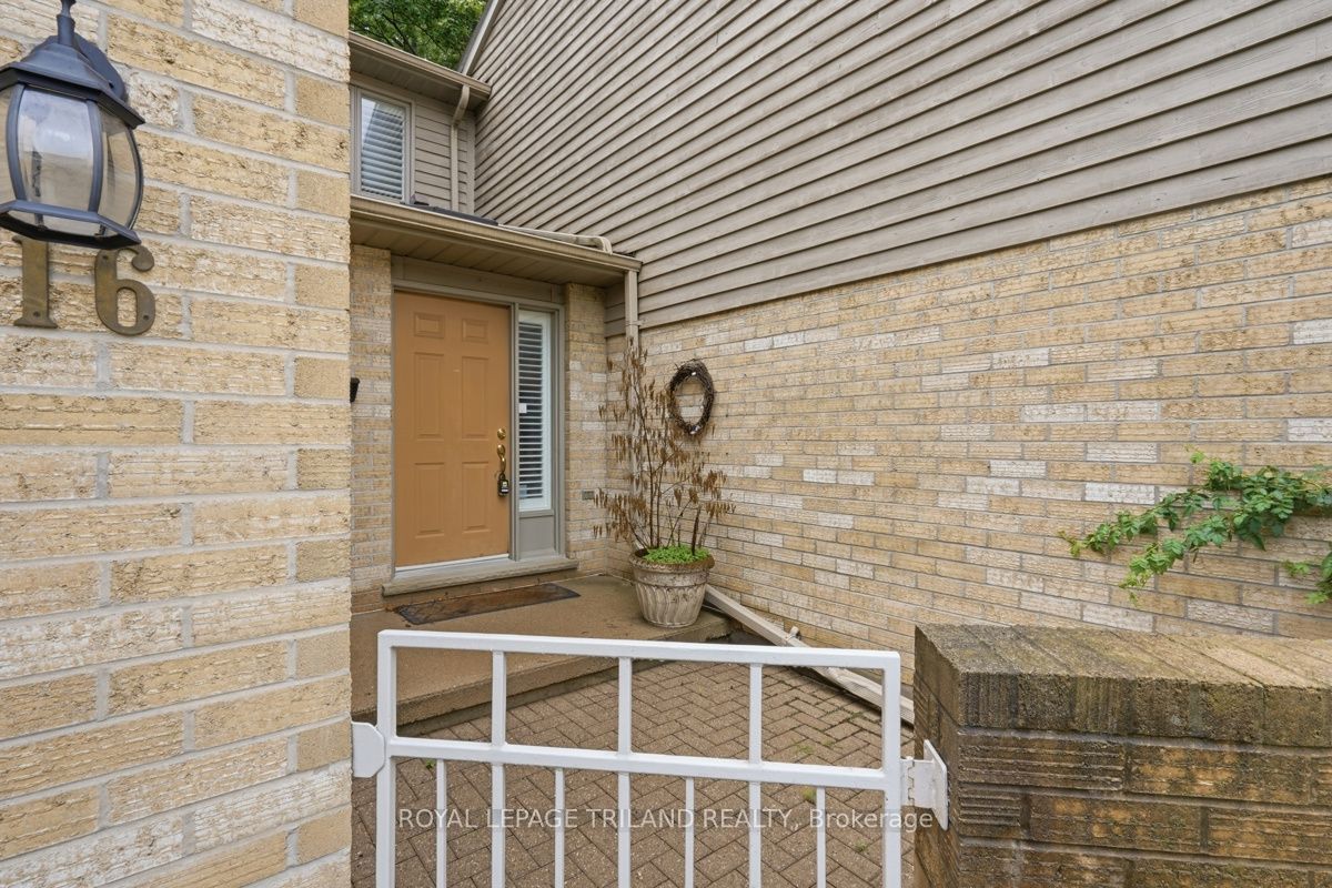 1500 Richmond Street 16, London North, ON N6G 4T6 photo 2