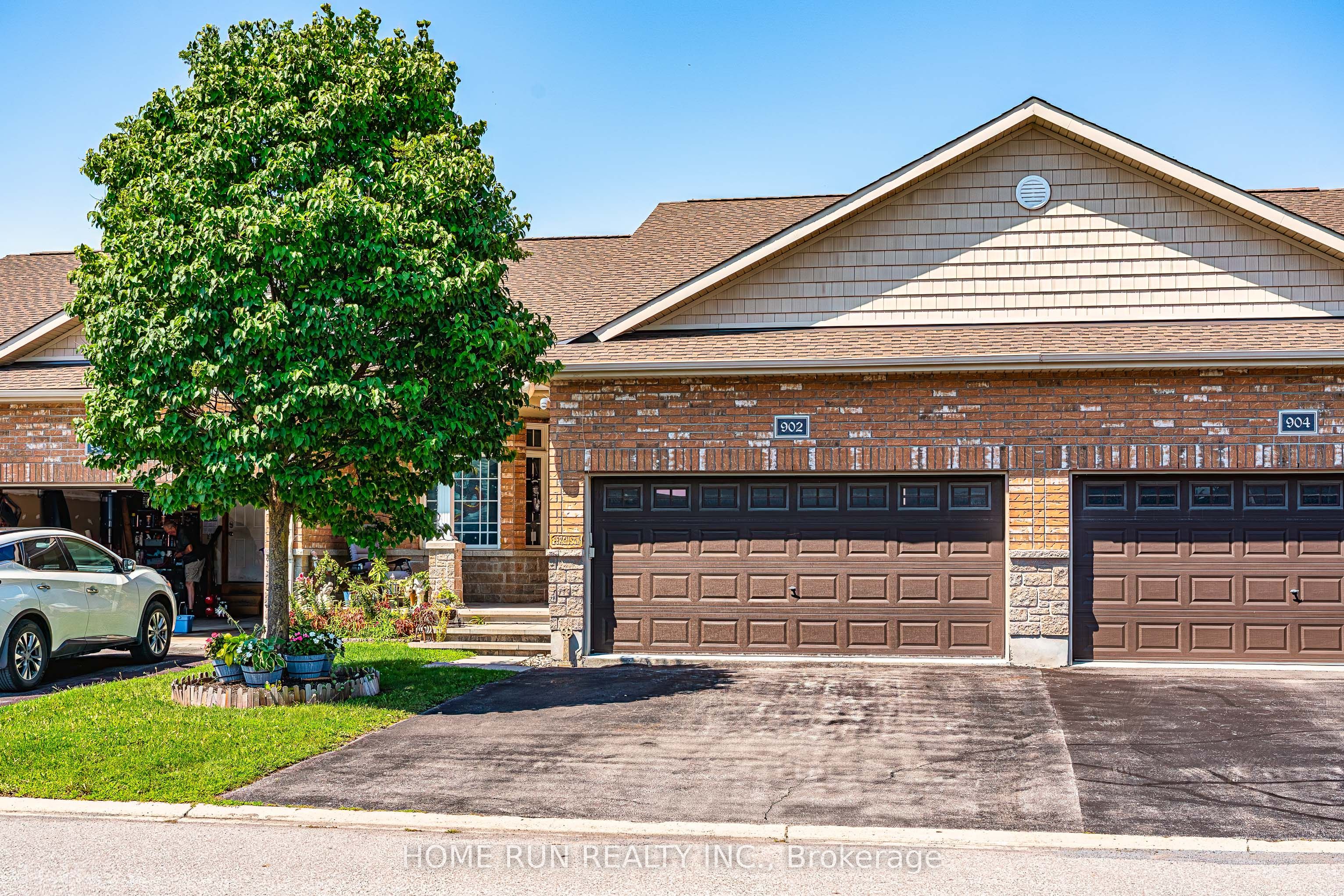 902 Burwash Landing Byway, Kanata, ON K2W 0C8