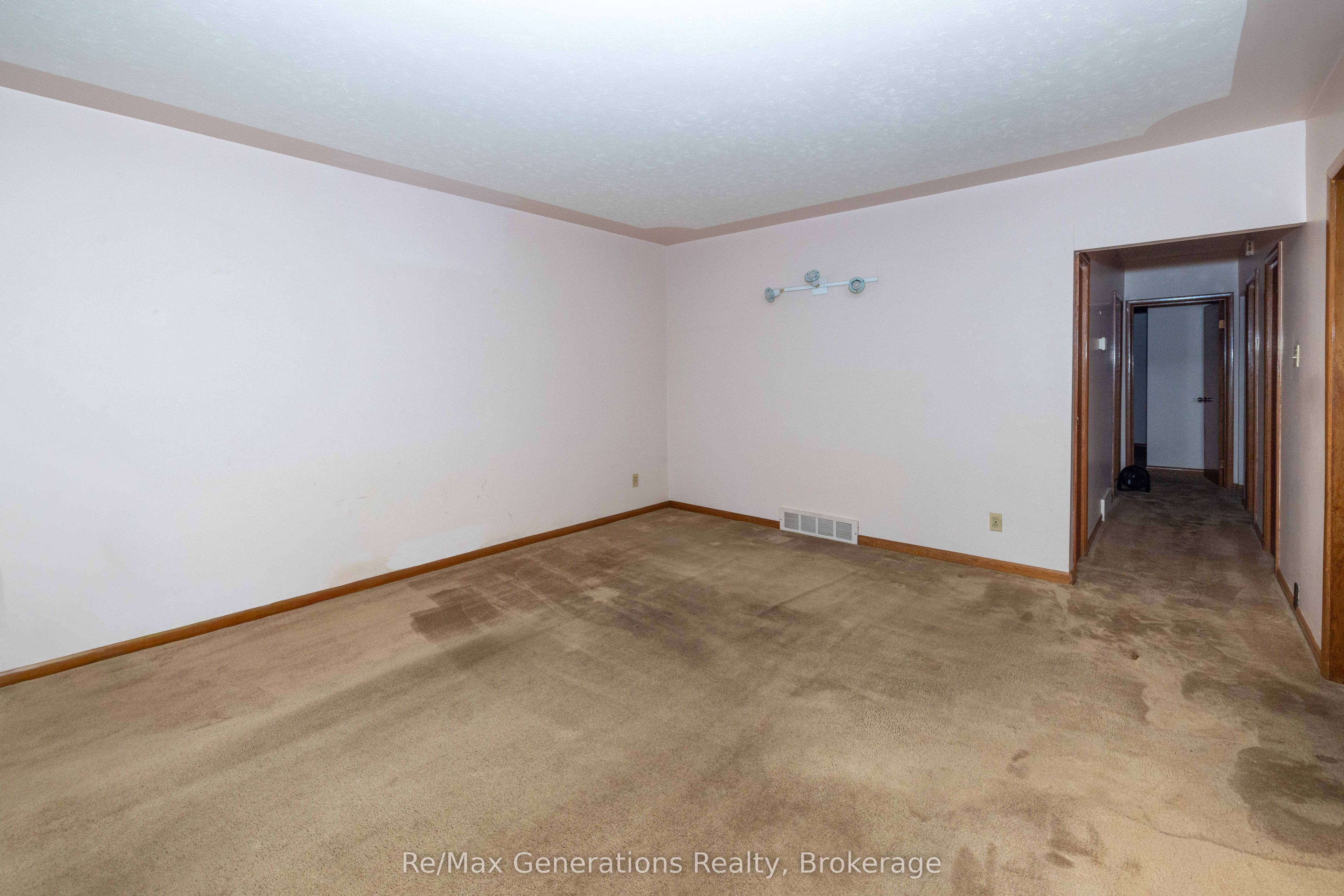 1900 Bailey Avenue, Thunder Bay, ON P7E 2X1 photo 3