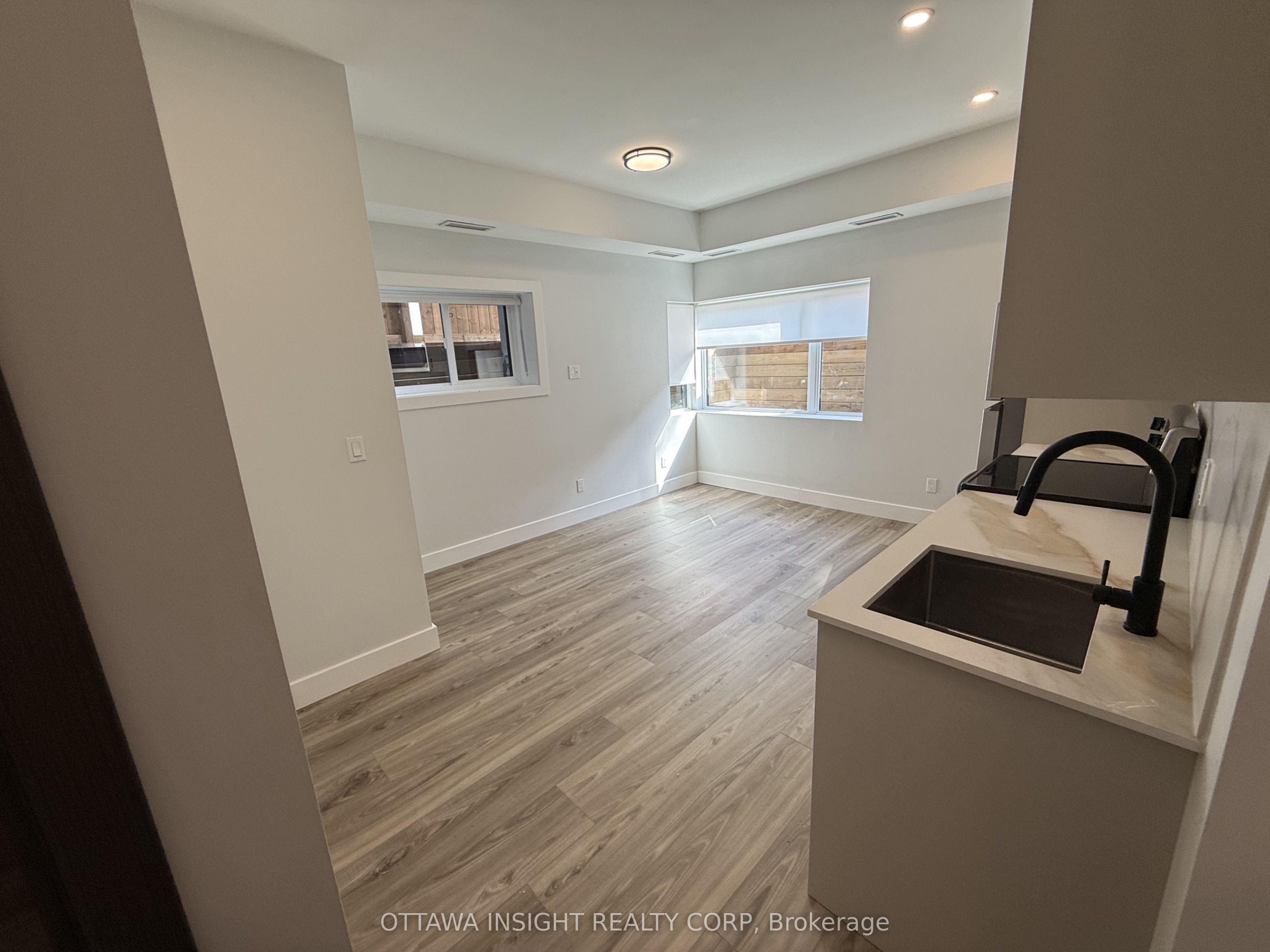 266 Carruthers Avenue 4, West Centre Town, ON K1Y 1N9 photo 3