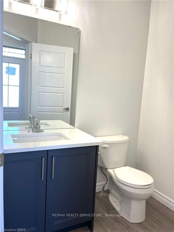 132 Doan Drive, Middlesex Centre, ON N0L 1R0 photo 2