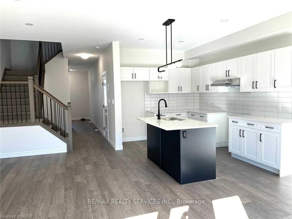 132 Doan Drive, Middlesex Centre, ON N0L 1R0 photo 3