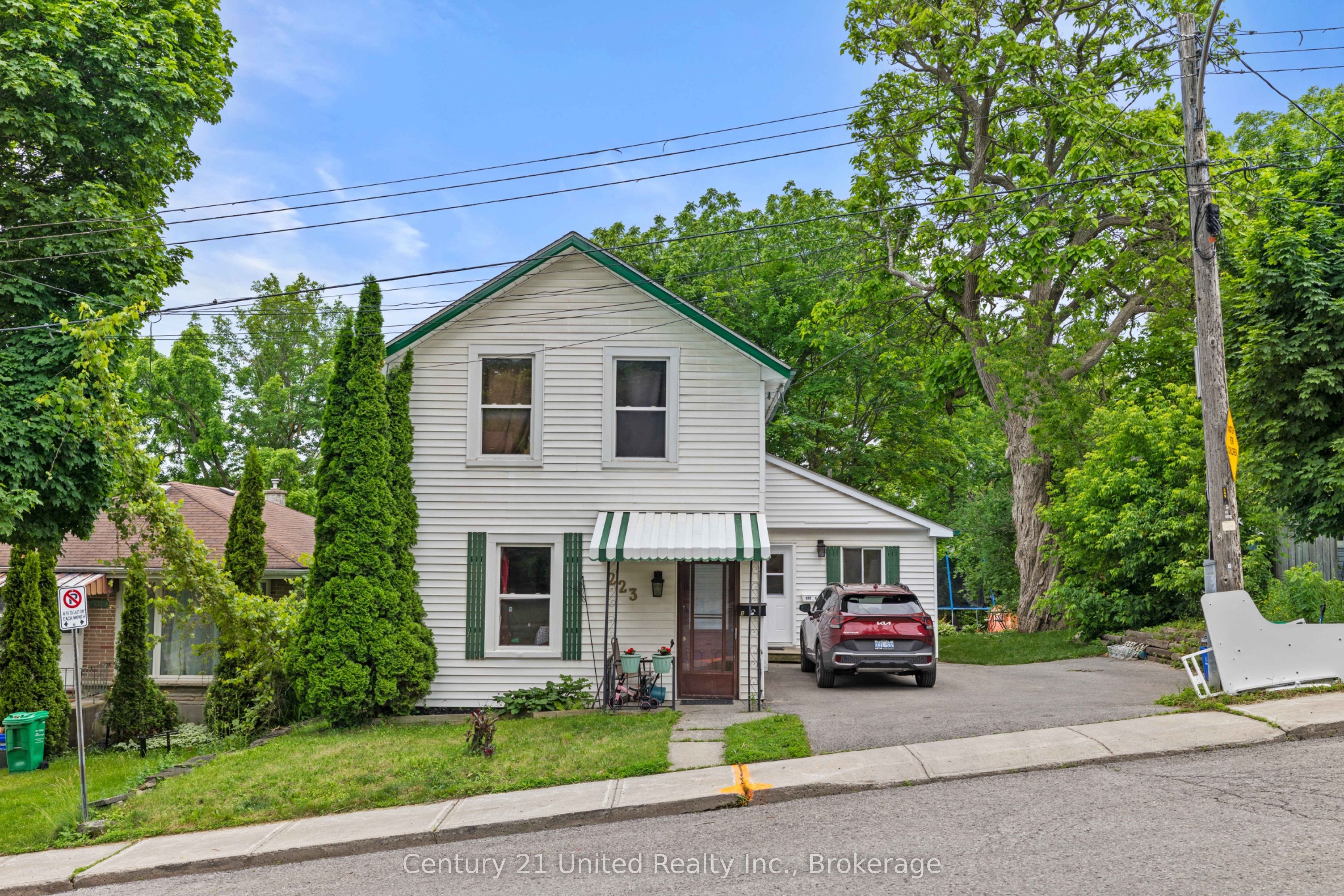 223 Antrim Street, Peterborough, ON K9H 3G5 photo 2
