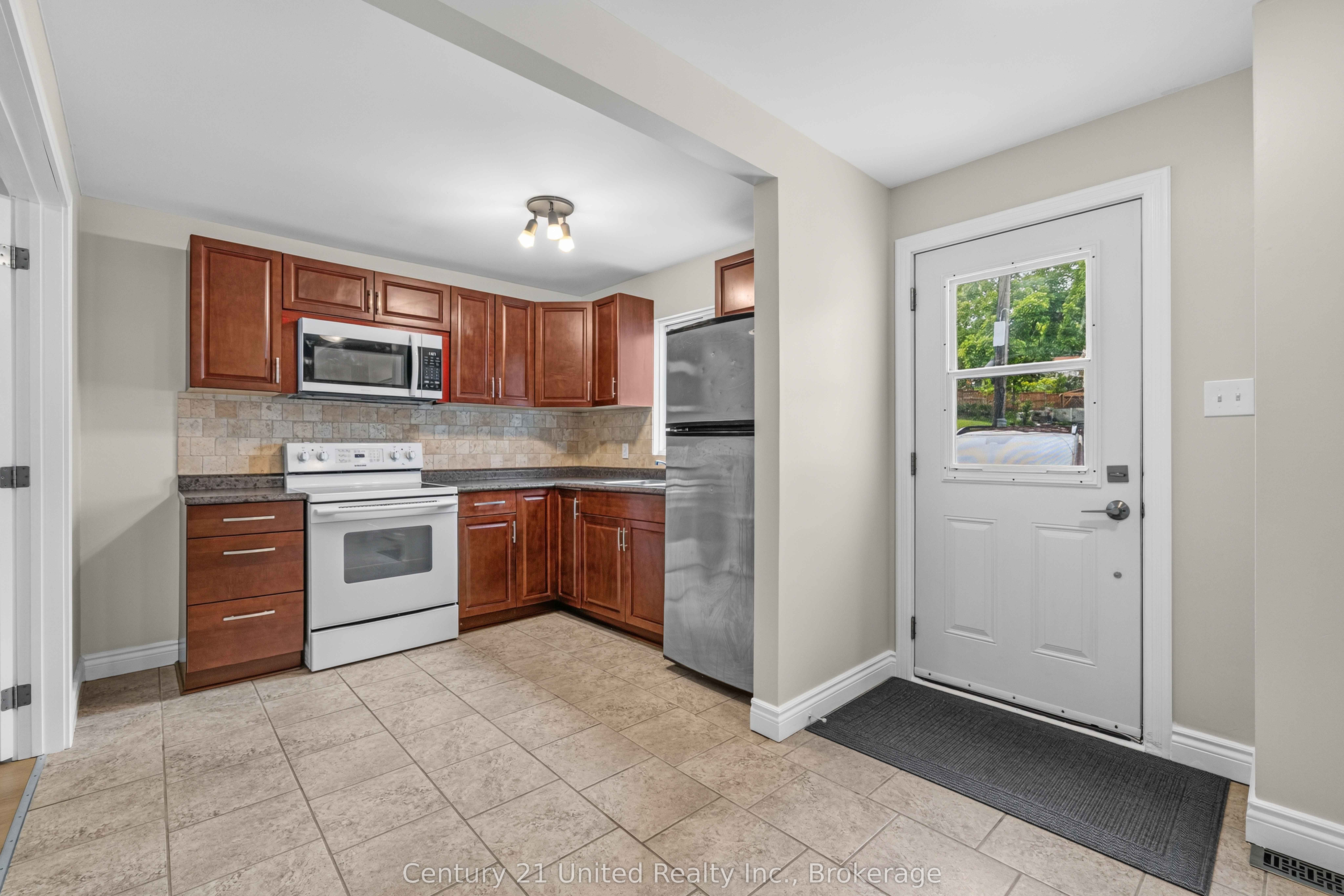 223 Antrim Street, Peterborough, ON K9H 3G5 photo 4