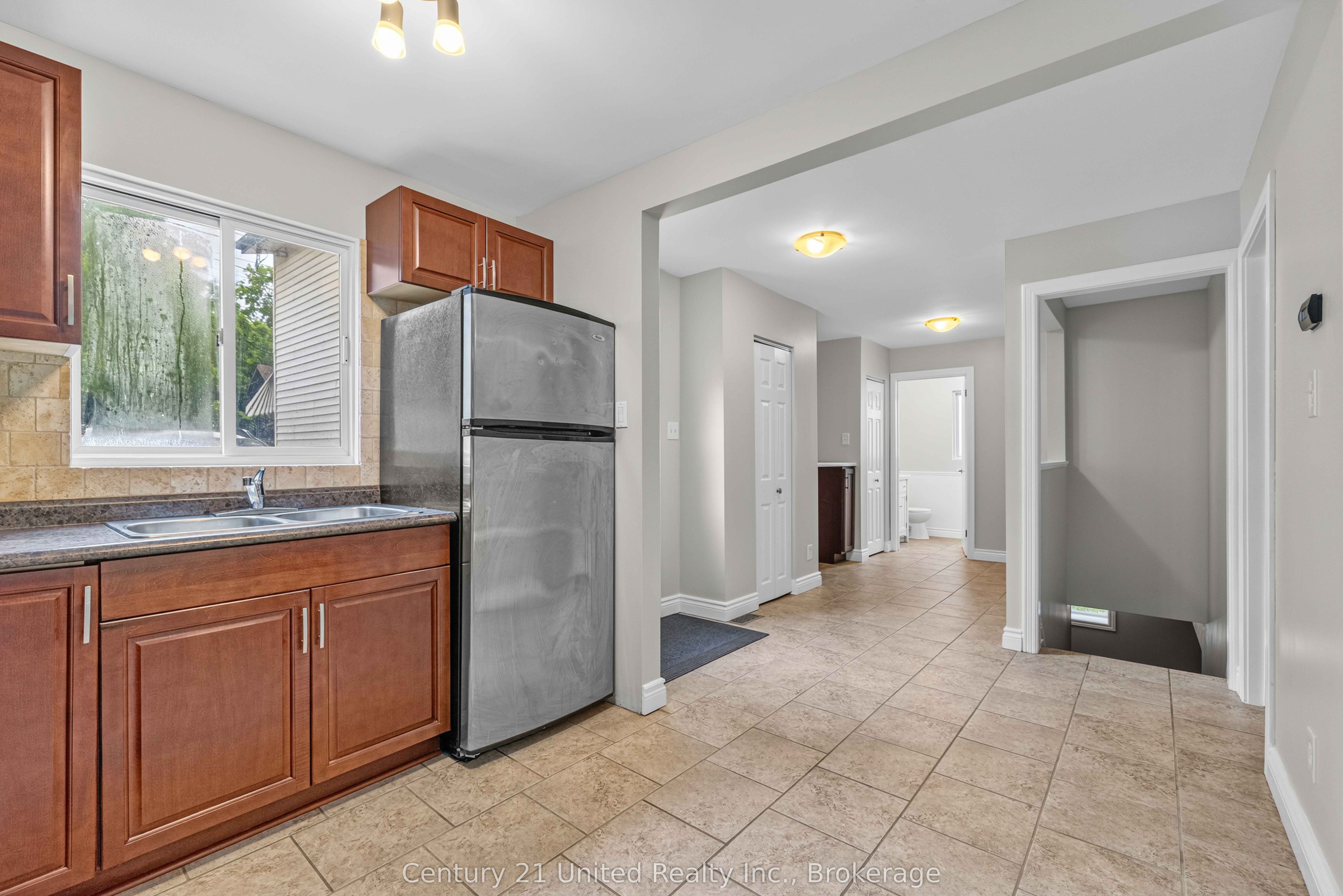 223 Antrim Street, Peterborough, ON K9H 3G5 photo 5