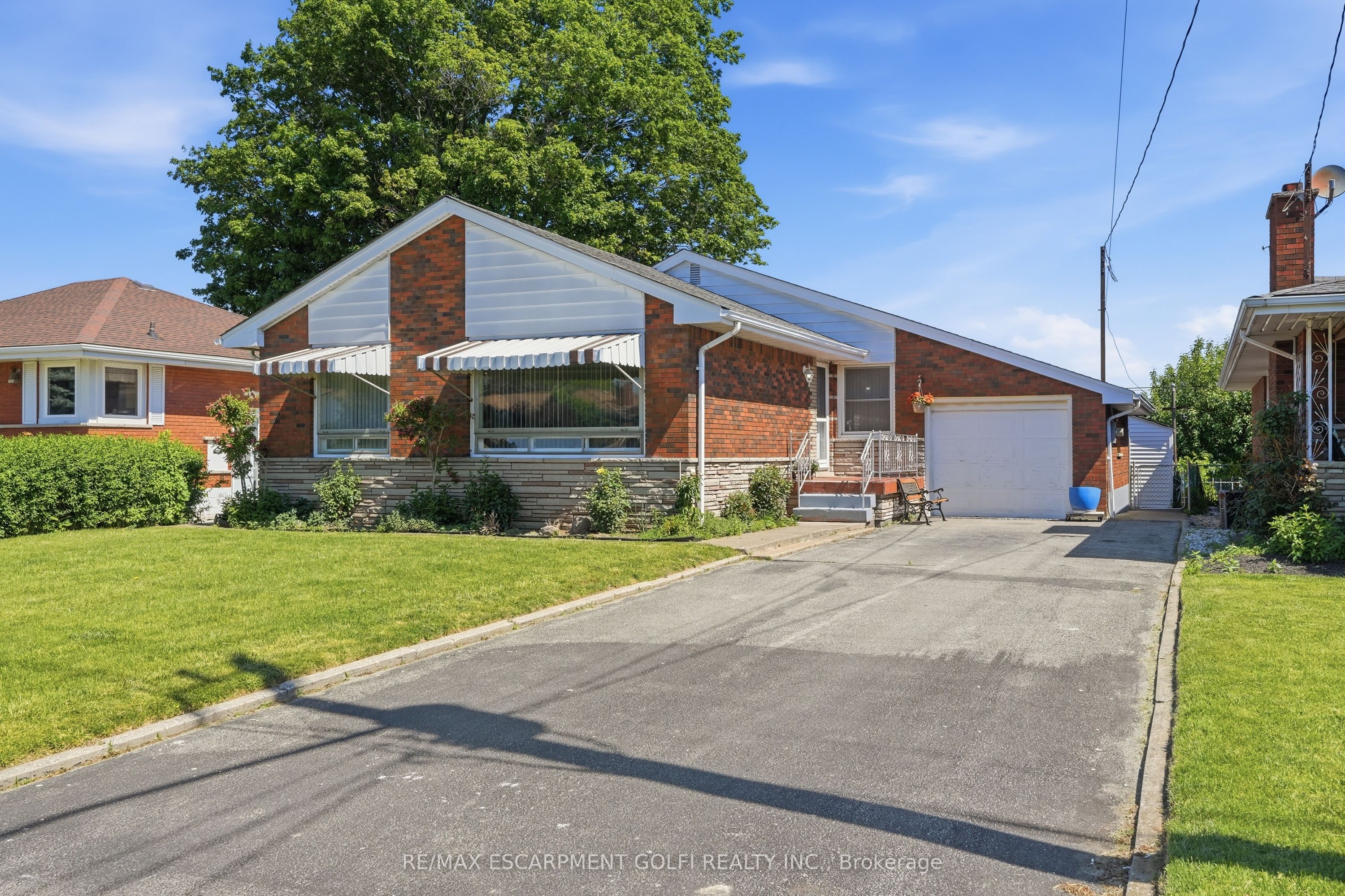 18 Pleasant Avenue, Hamilton, ON L8G 2L2 photo 2