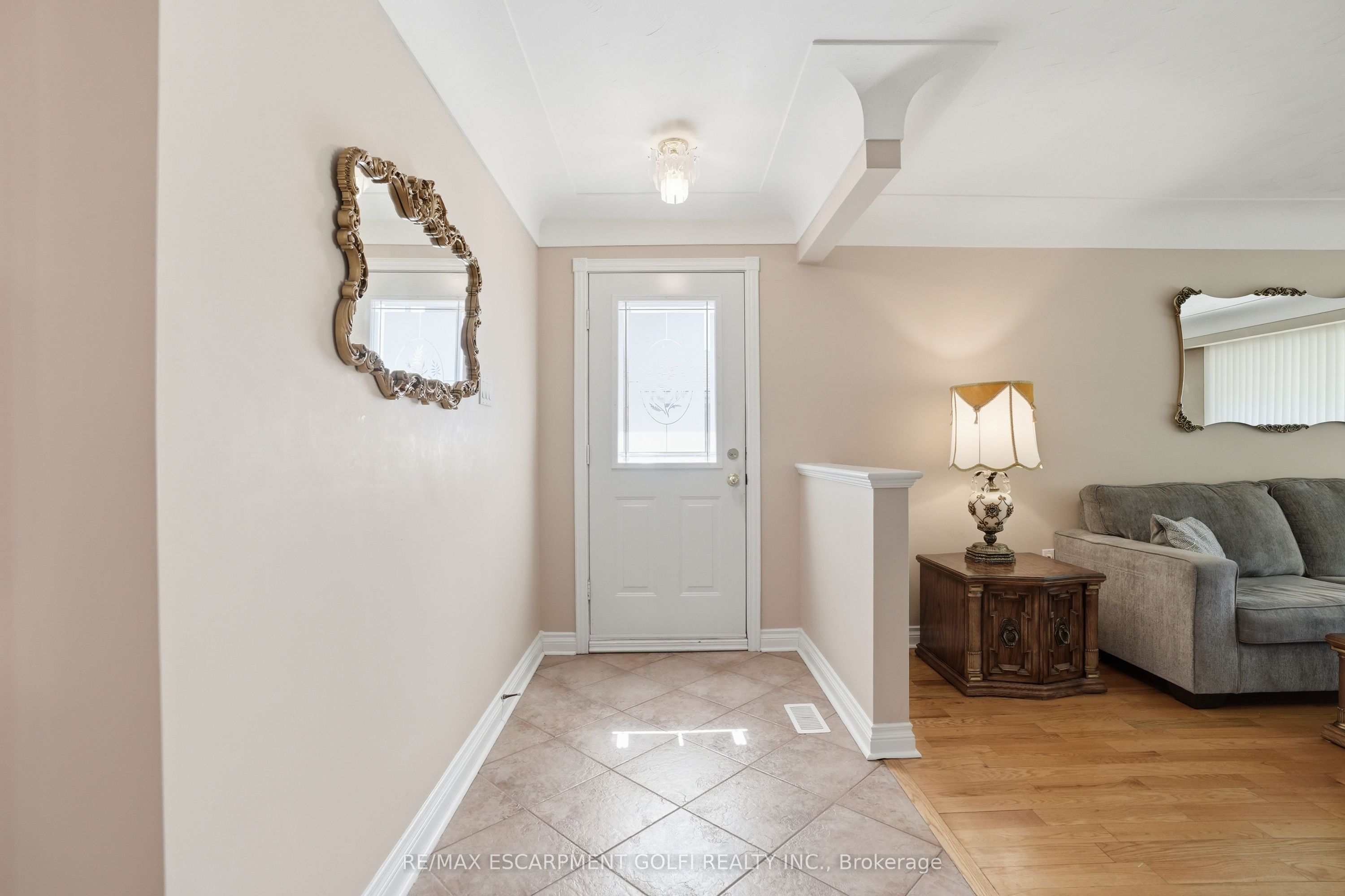 18 Pleasant Avenue, Hamilton, ON L8G 2L2 photo 3