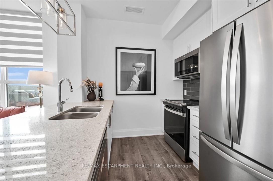 470 Dundas Street 515, Hamilton, ON L8B 2A6 photo 3