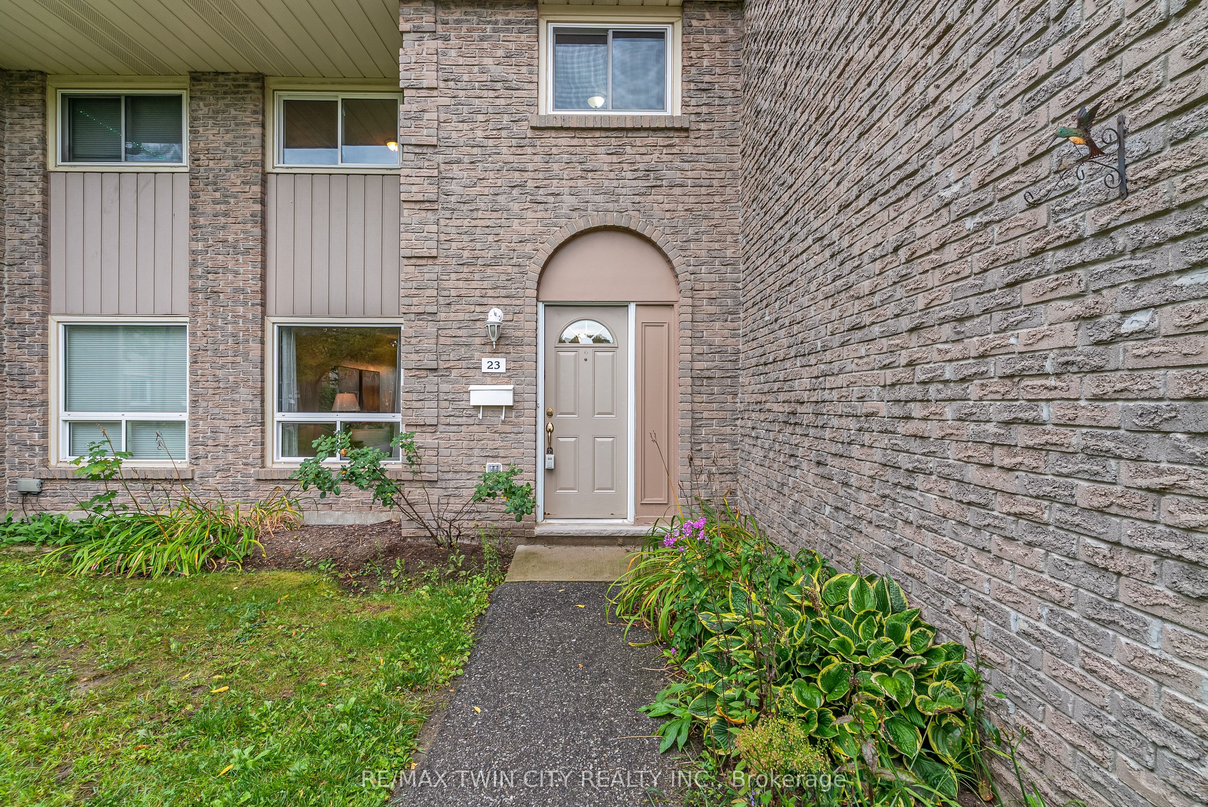 25 Upper Canada Drive 23, Kitchener, ON N2P 1G2 photo 2