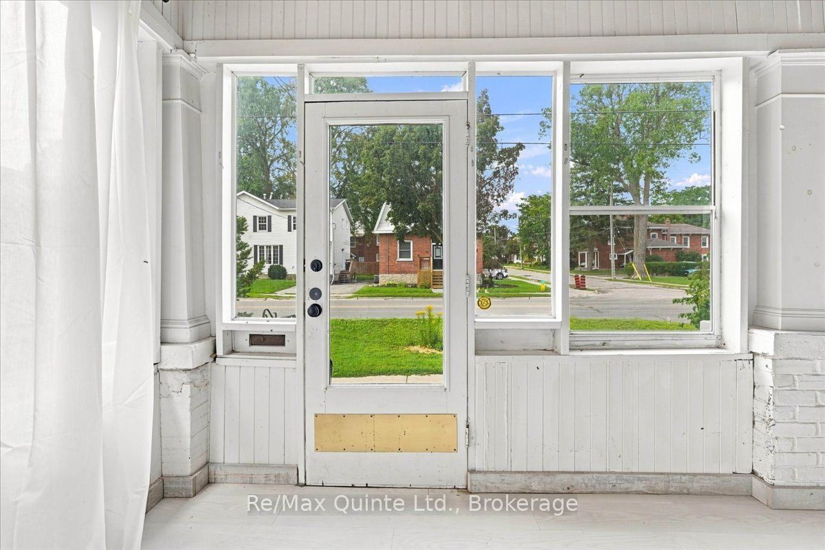 95 Victoria Avenue, Belleville, ON K8N 2A3 photo 3