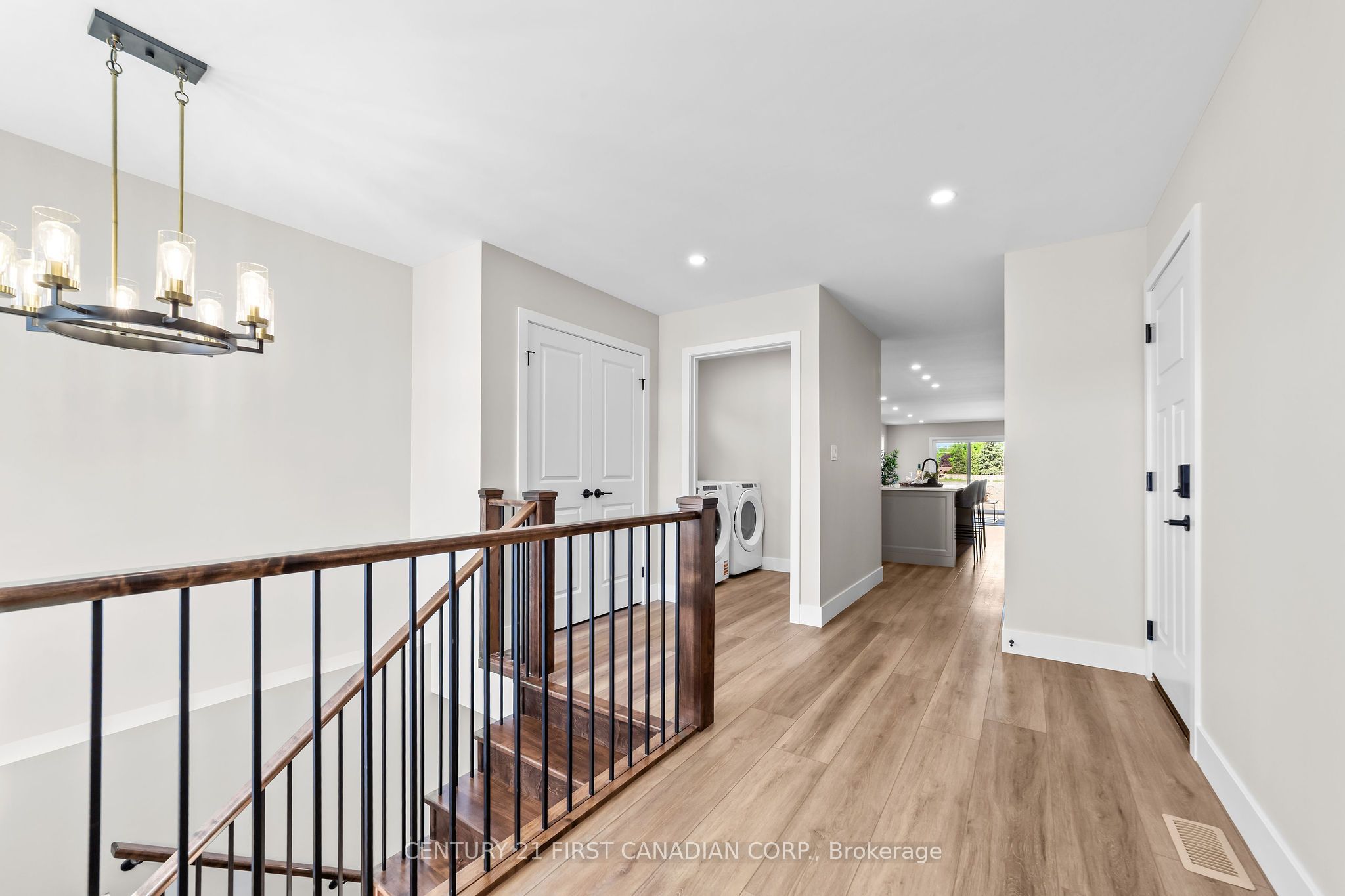 107 Victoria Avenue E, South Huron, ON N0M 1M0 photo 2
