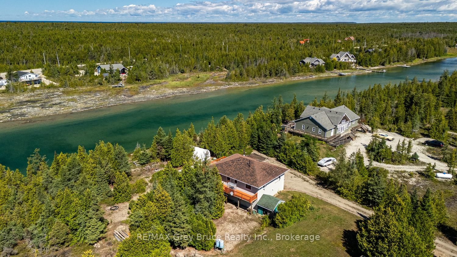 68 Bayshore Avenue S, Northern Bruce Peninsula, ON N0H 2R0 photo 2