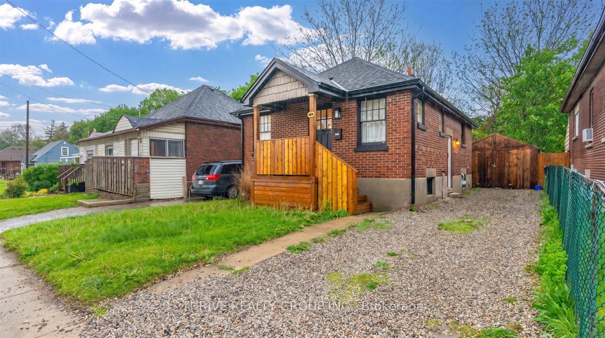 494 Highbury Avenue N, London East, ON N5W 4K4 photo 2