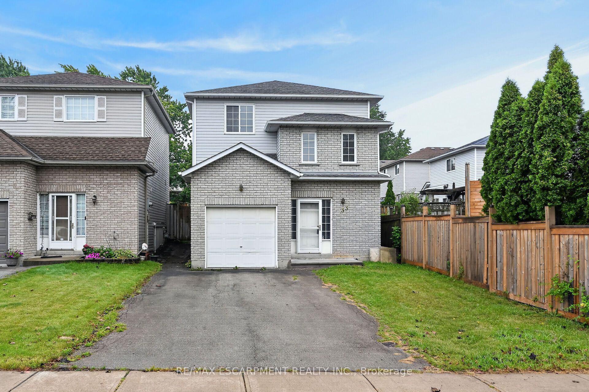 33 Brantdale Avenue, Hamilton, ON L9C 1B6 photo 3