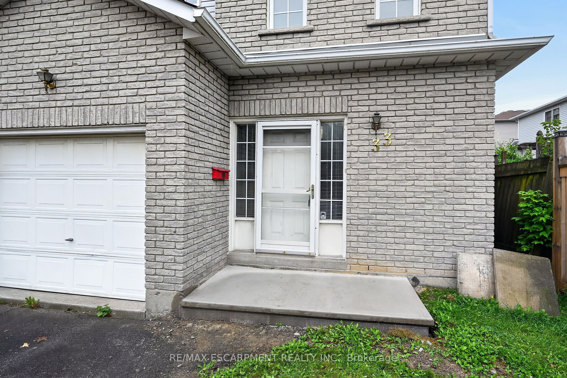 33 Brantdale Avenue, Hamilton, ON L9C 1B6 photo 4