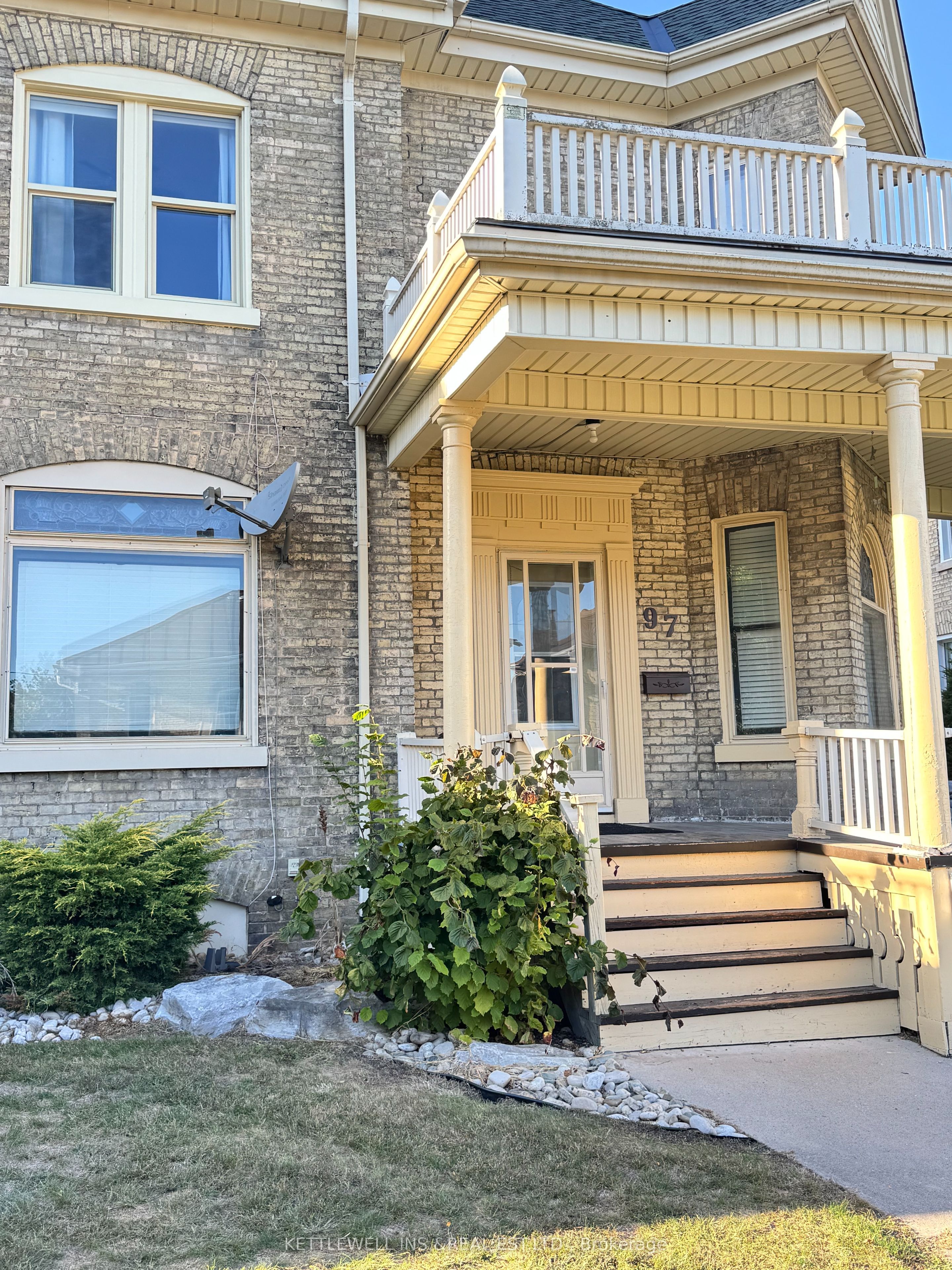 97 Front Street W, Strathroy-Caradoc, ON N7G 1X9