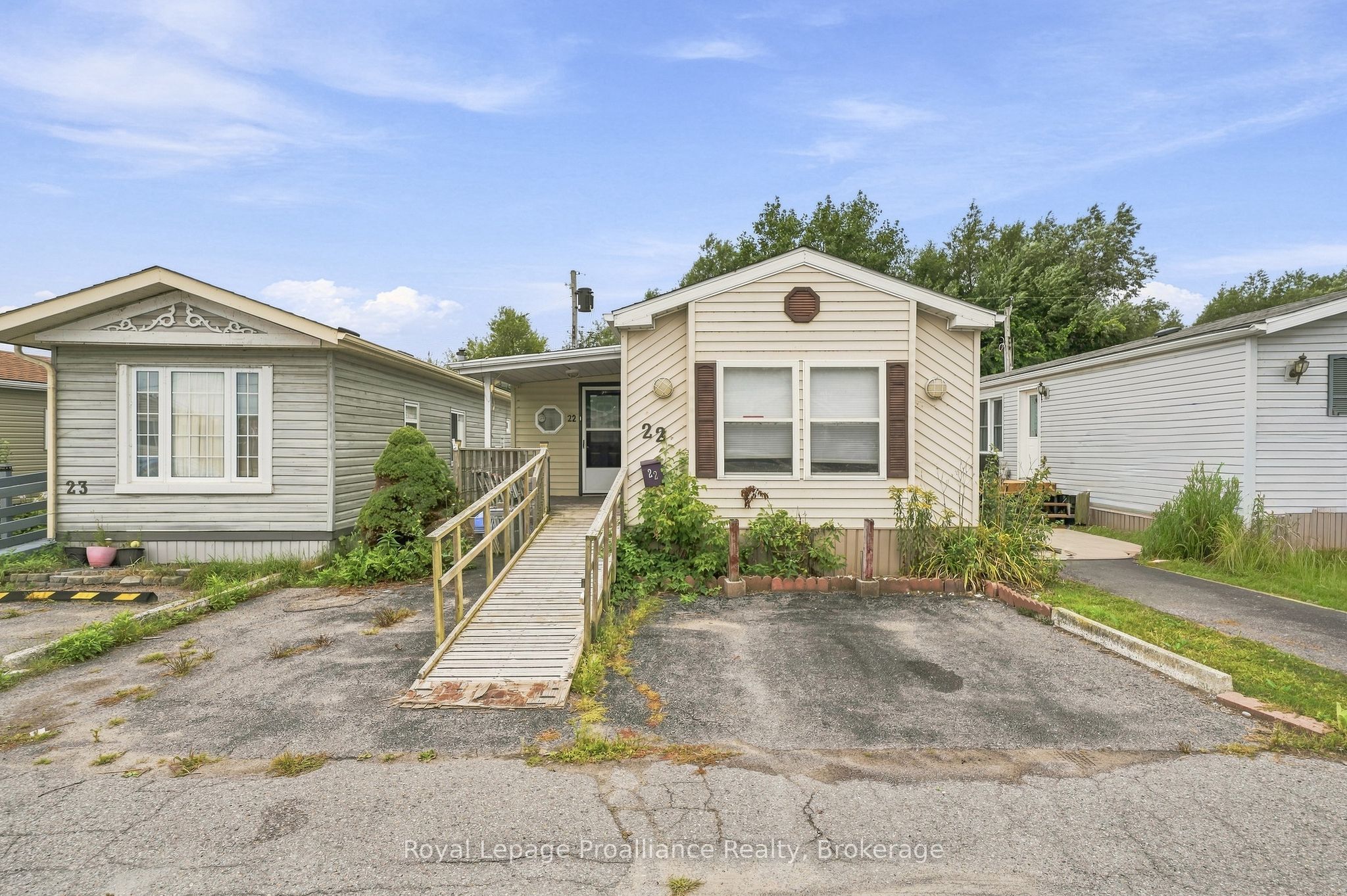 311 Dundas Street E 22, Quinte West, ON K8V 3E4 photo 2