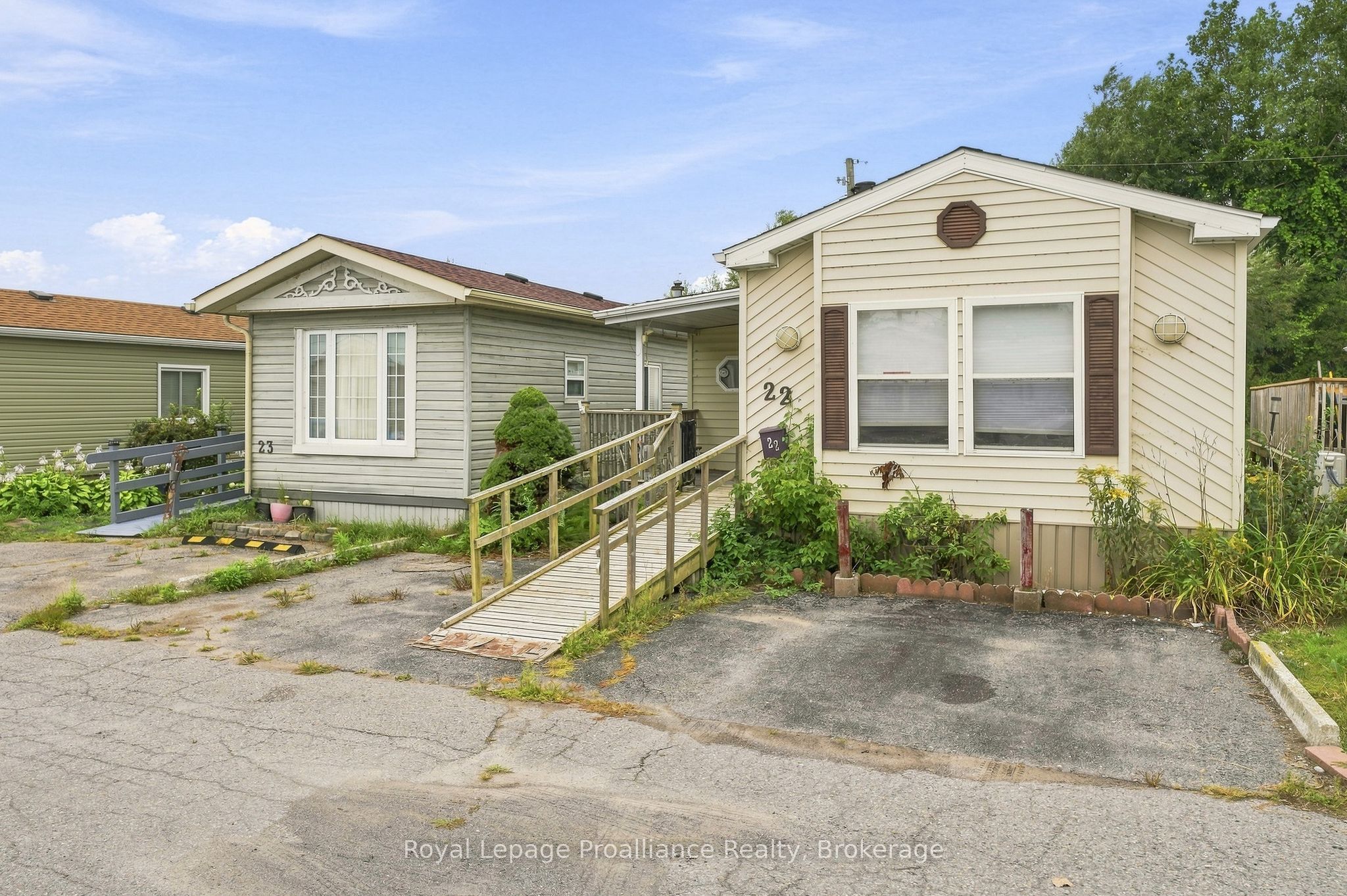 311 Dundas Street E 22, Quinte West, ON K8V 3E4 photo 3