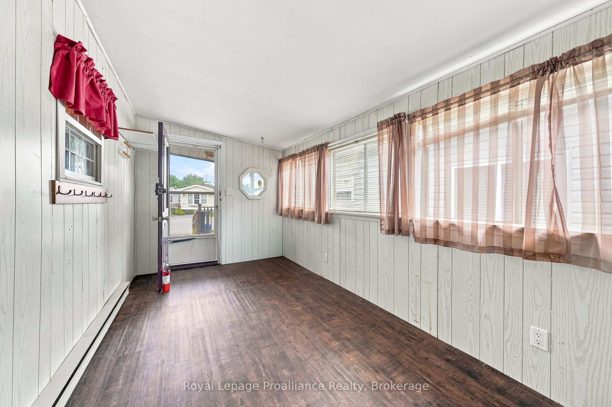 311 Dundas Street E 22, Quinte West, ON K8V 3E4 photo 5