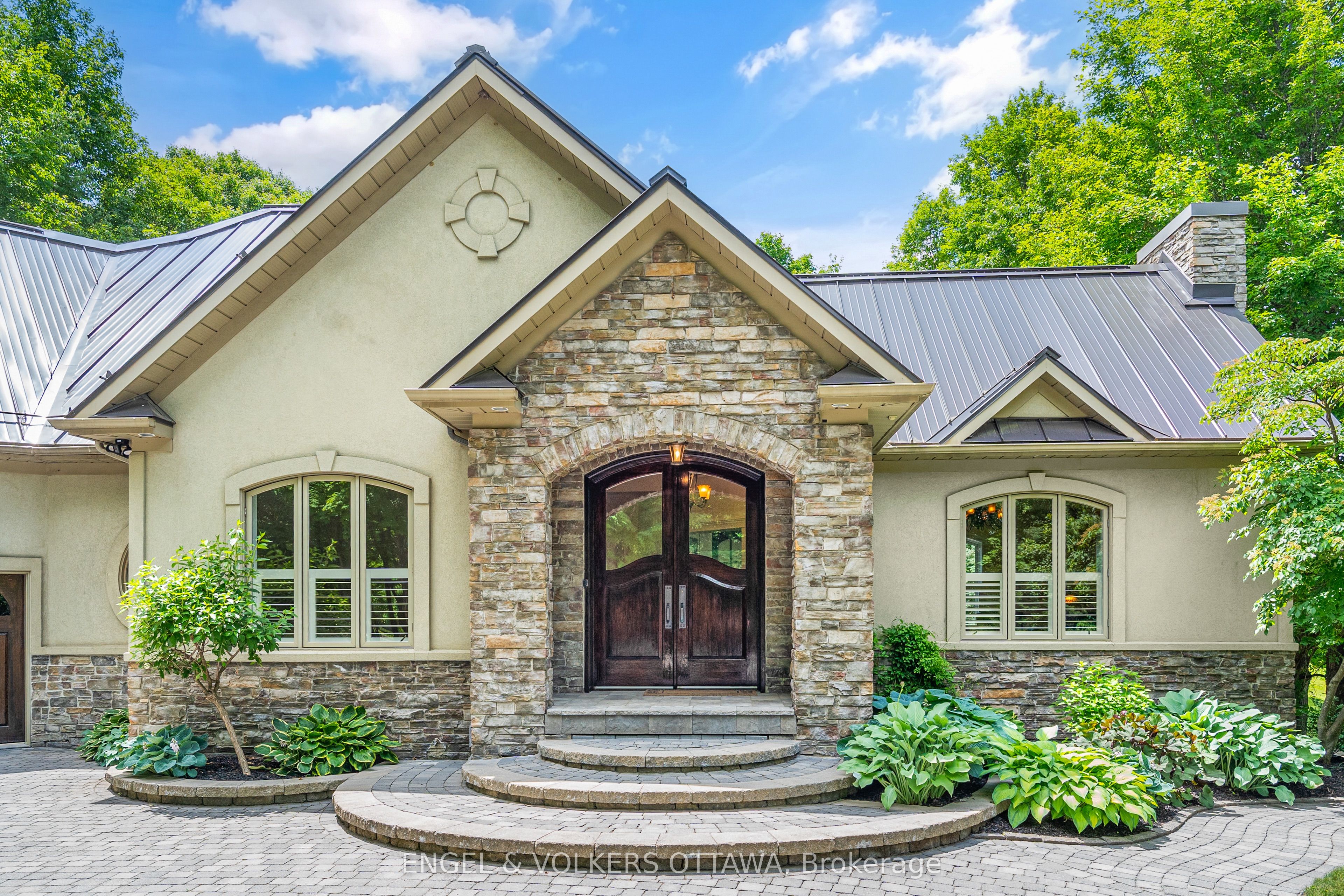 6 Marchvale Drive, Kanata, ON K2W 1C2 photo 4