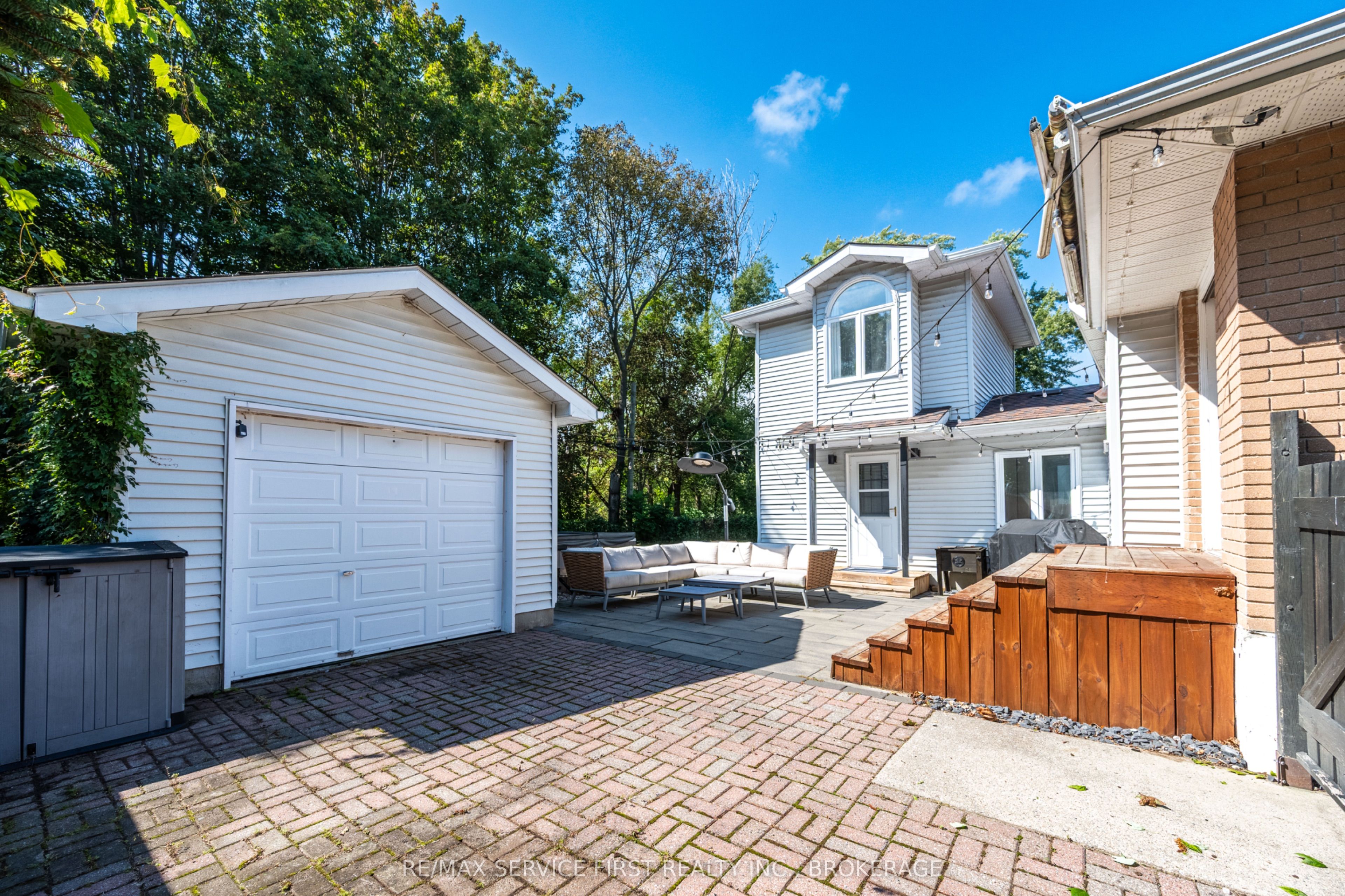 447 McEwen Drive, Kingston, ON K7M 3W6 photo 3