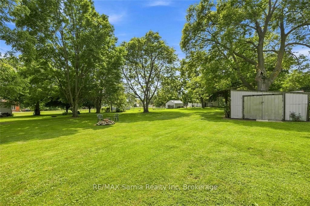 8049 Centre Street, Brooke-Alvinston, ON N0N 1A0 photo 5
