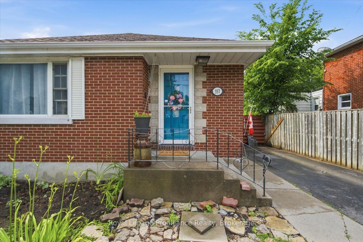 337 Bridge Street E, Belleville, ON K8N 1P5 photo 2