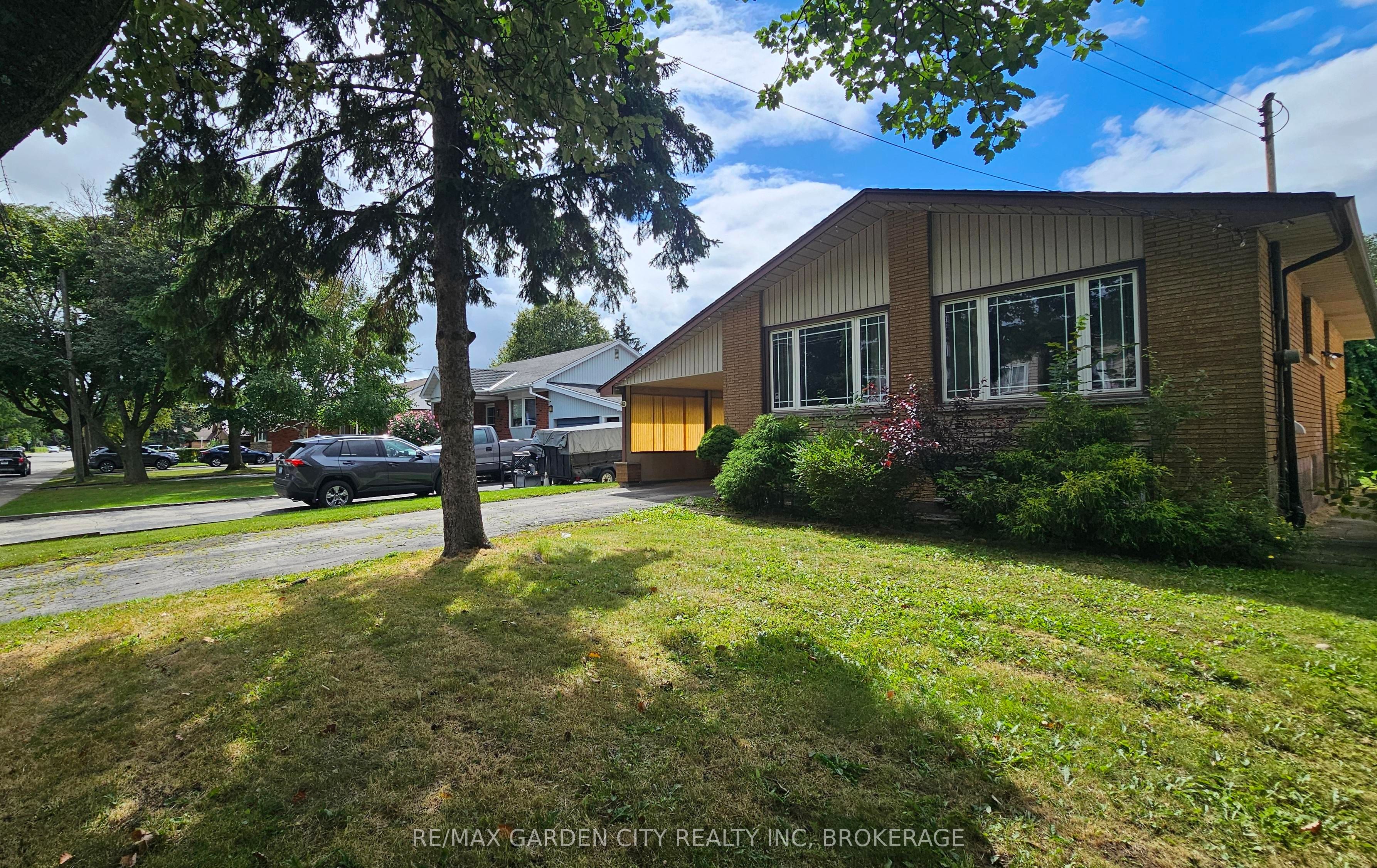 48 MANNING Avenue, Hamilton, ON L9A 3E7 photo 2