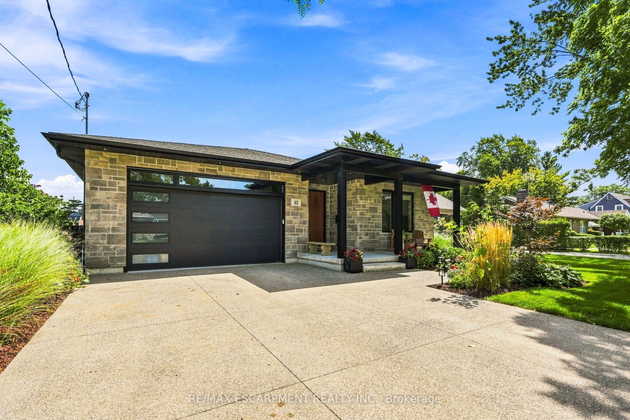 42 Carlton Avenue, Welland, ON L3C 1P9 photo 2