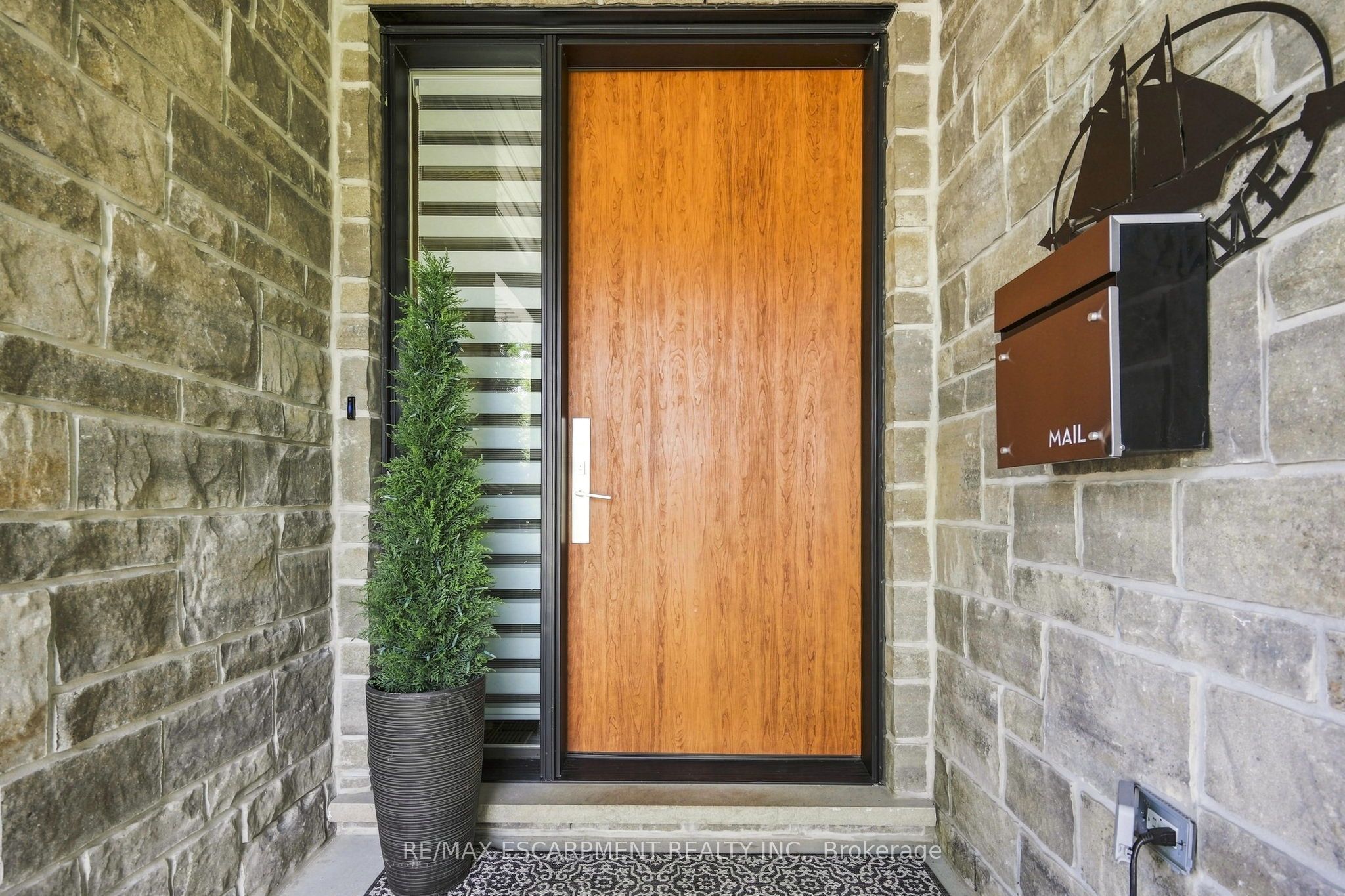42 Carlton Avenue, Welland, ON L3C 1P9 photo 5