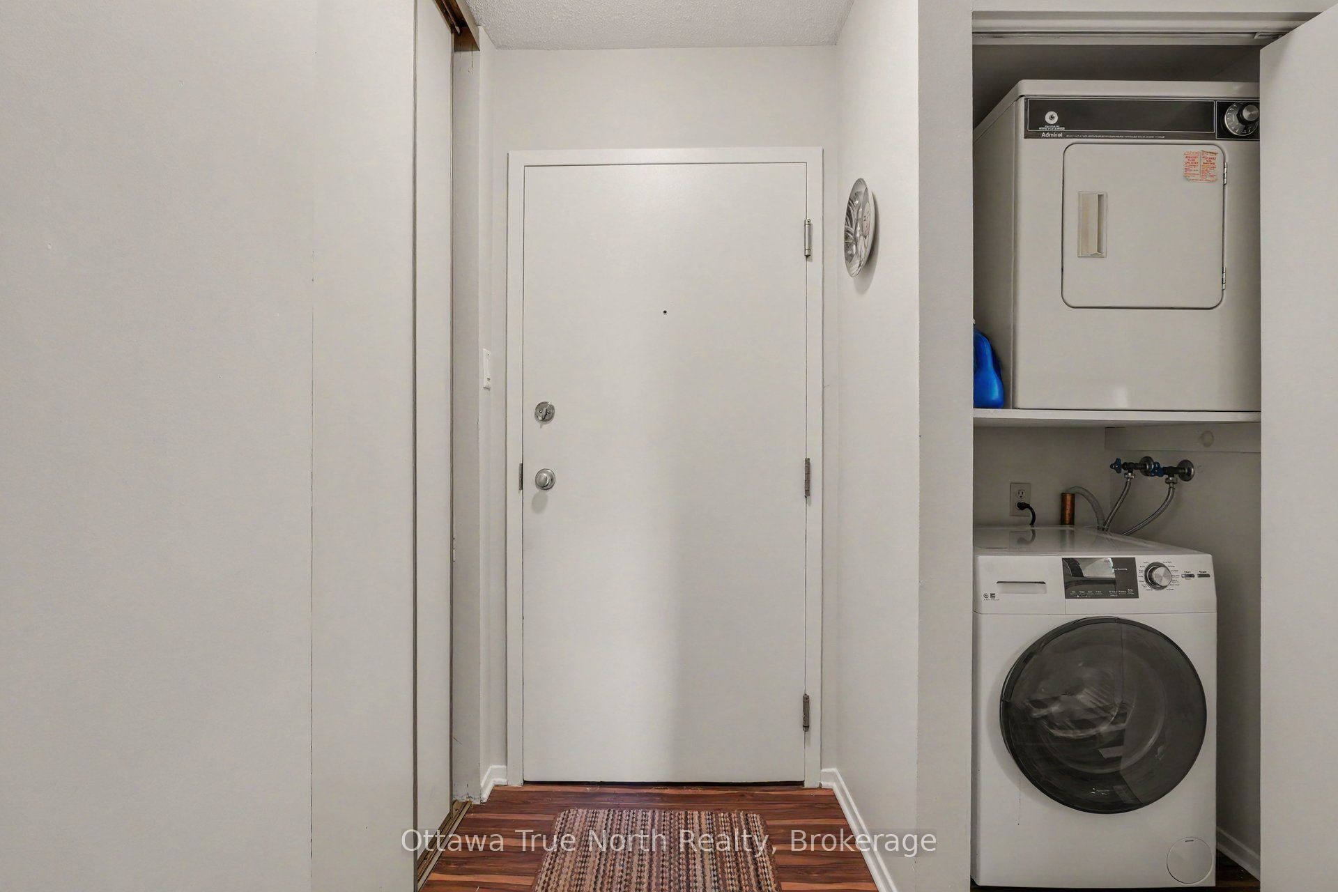 212 Viewmount Drive 218, Cityview - Parkwoods Hills - Rideau Shore, ON K2E 7X2 photo 3