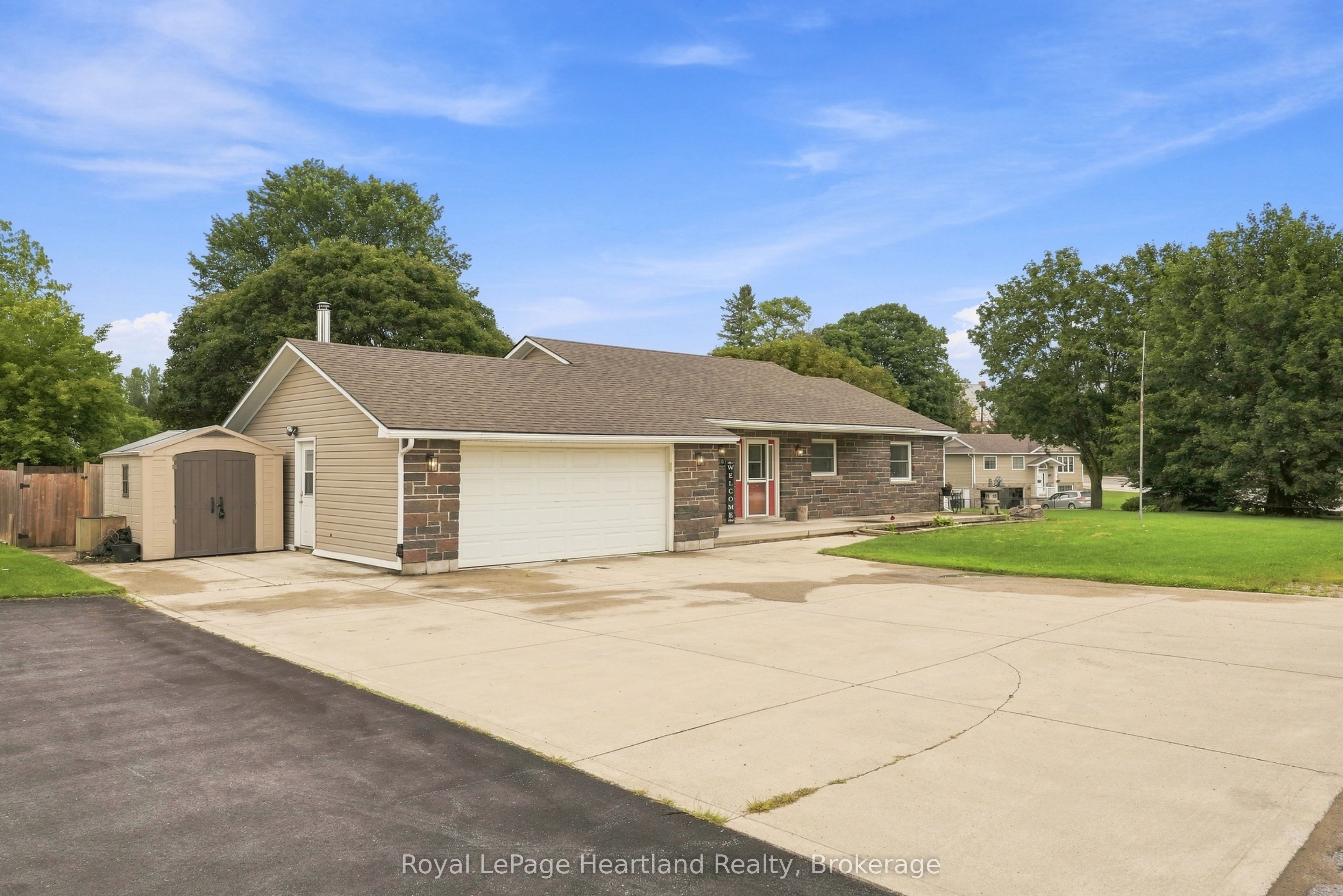 1041 Main Street, Howick, ON N0G 2X0