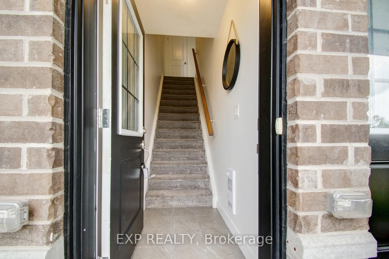 150 ROCHEFORT Street E, Kitchener, ON N2R 0P5 photo 3