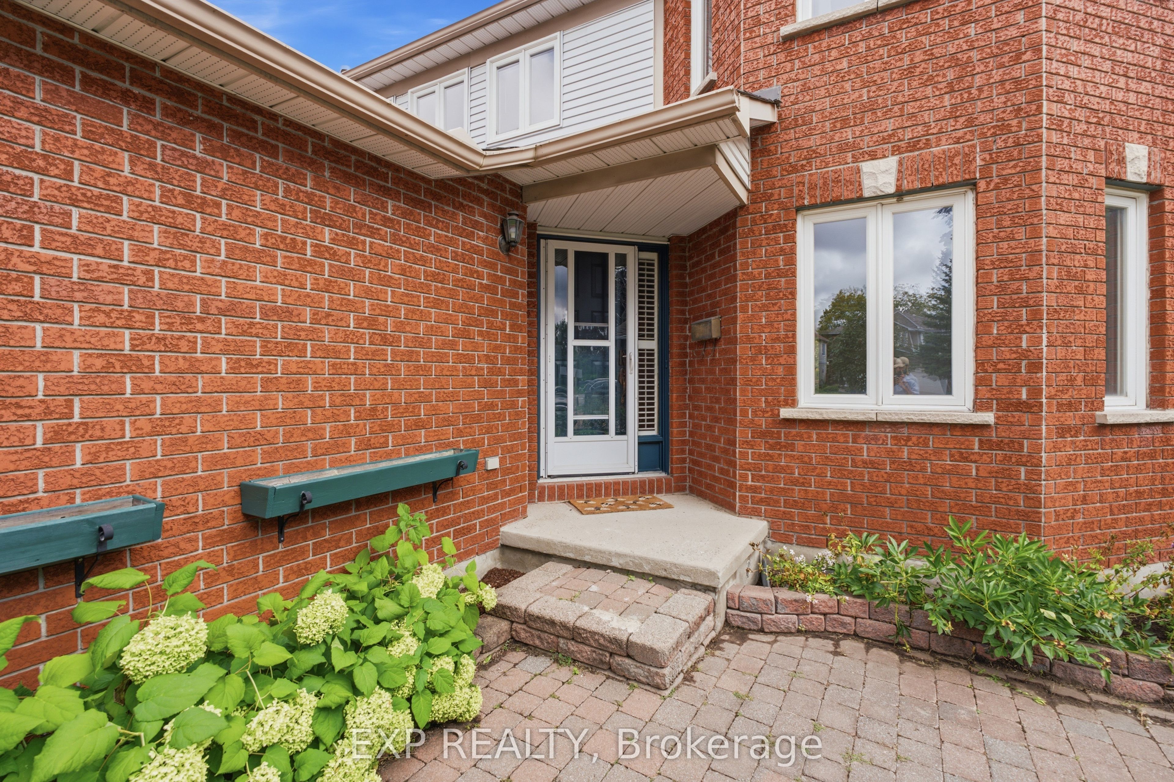 2165 Johnston Road, Hunt Club - South Keys and Area, ON K1G 5K2 photo 2