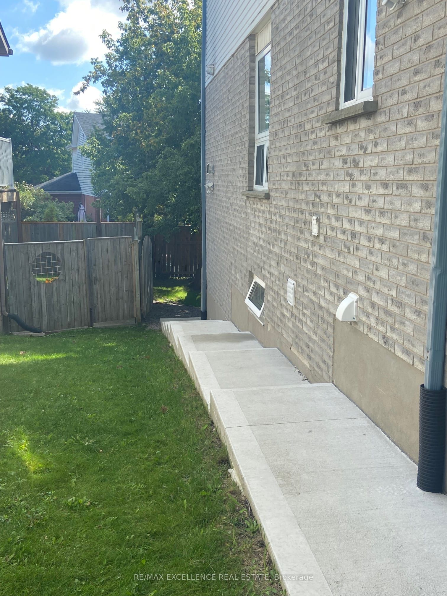 46 Tradewinds Place Walkout Basement, Kitchener, ON N2N 3G4 photo 2
