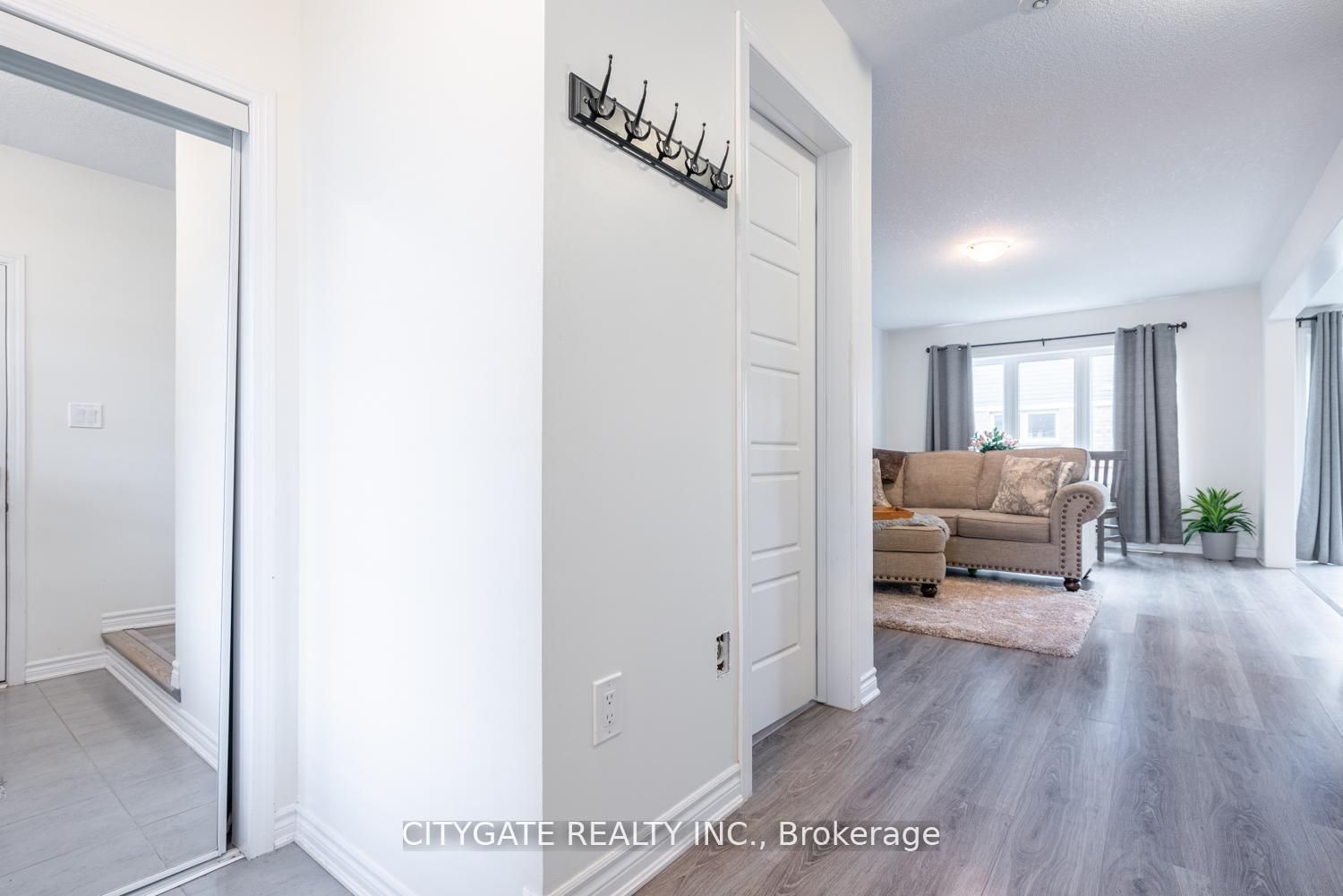 69 Mcmonies Drive, Hamilton, ON L8B 0A5 photo 4