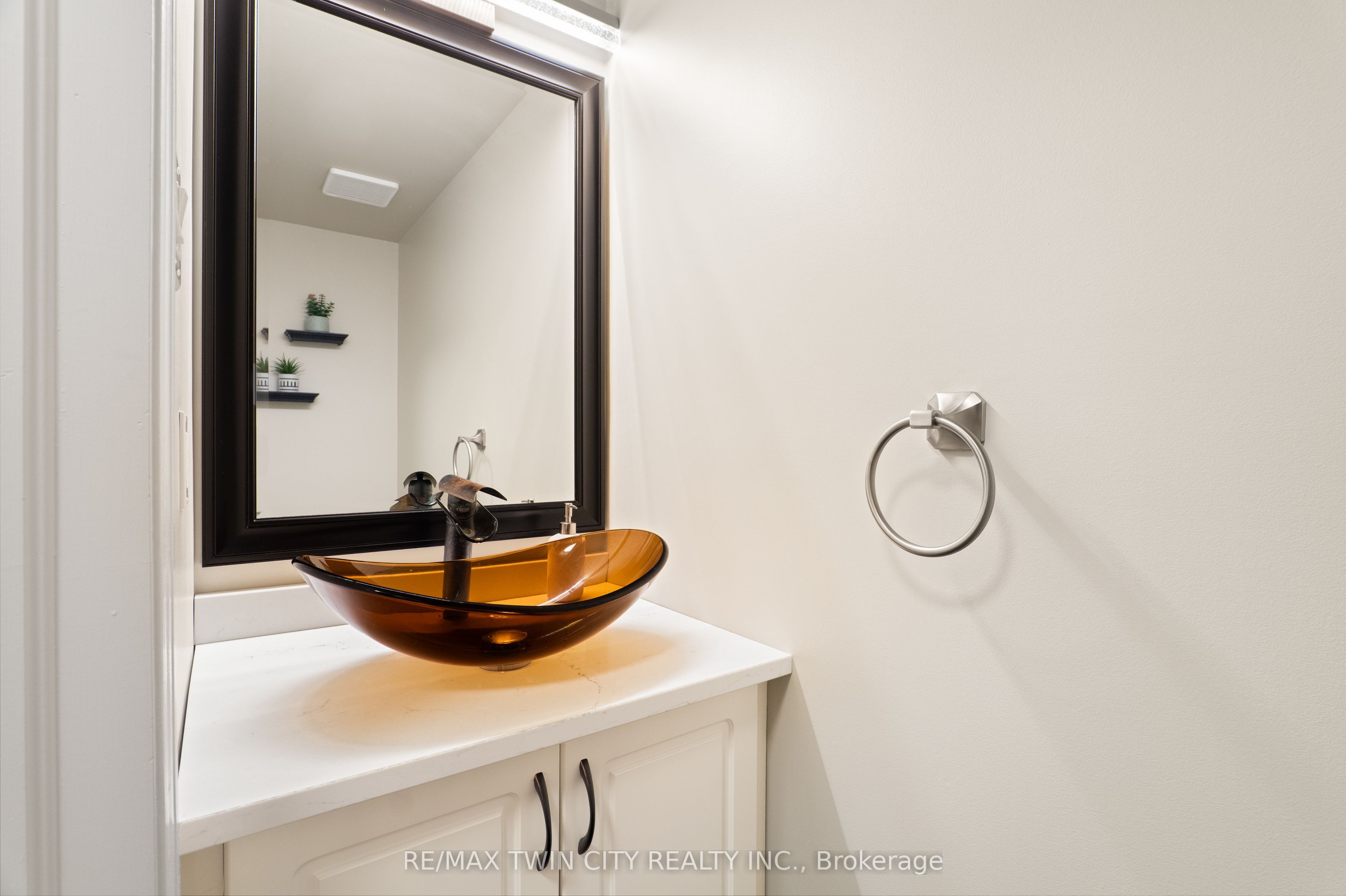 42 Green Valley Drive 65, Kitchener, ON N2P 2J7 photo 4
