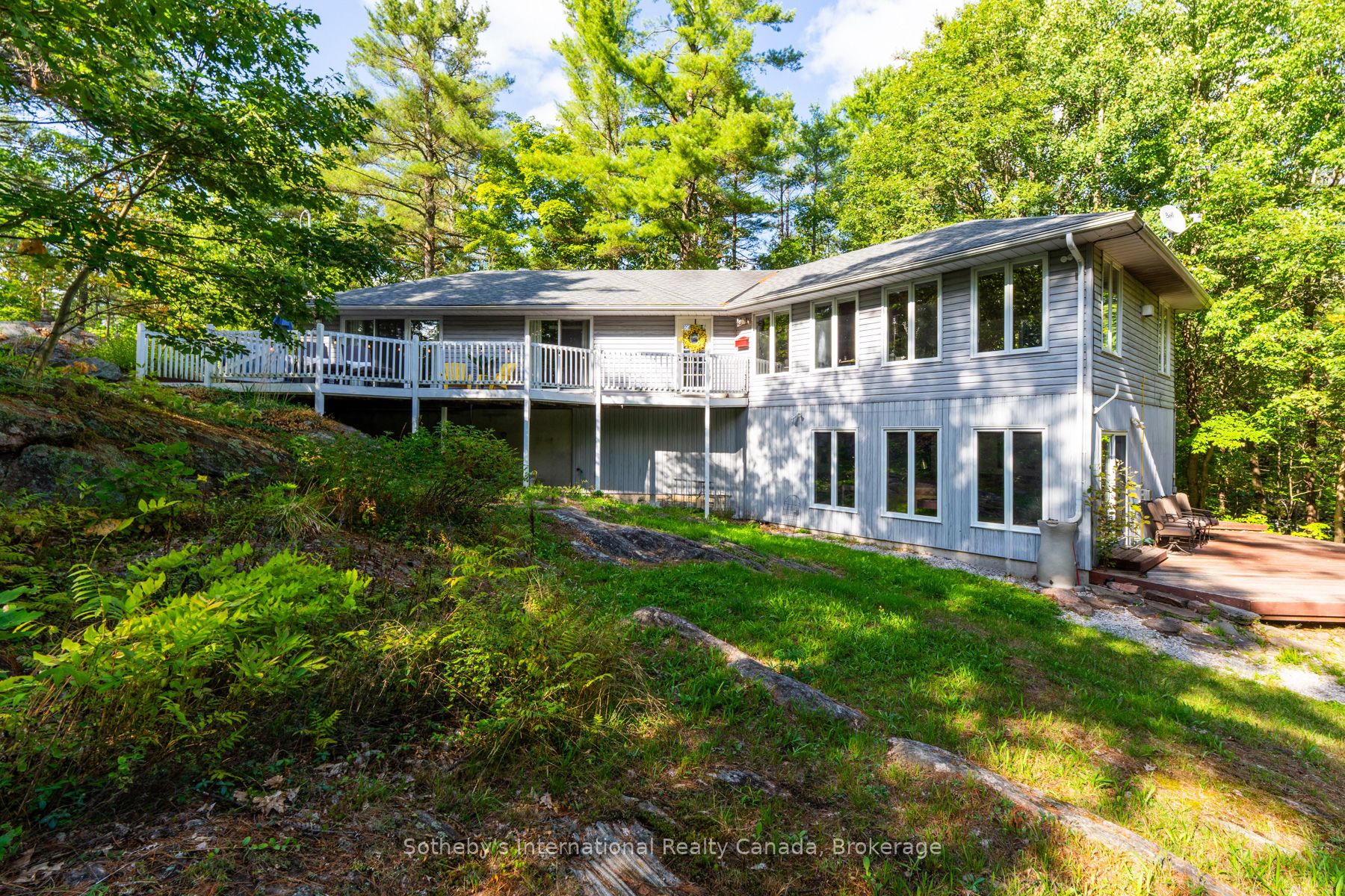 1060 North Kahshe Lake Road, Gravenhurst, ON P0E 1G0 photo 3