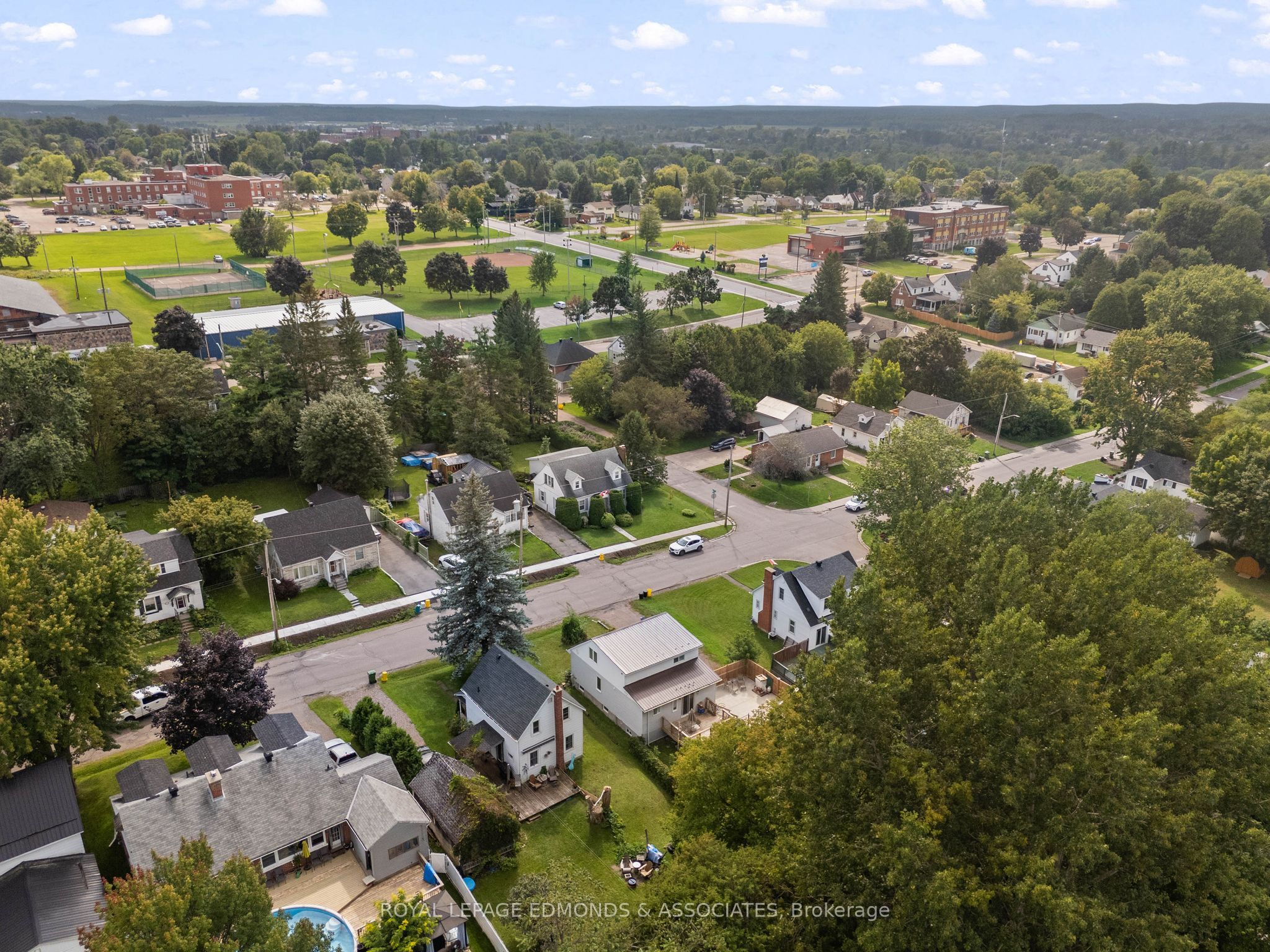 403 Alfred Street, Pembroke, ON K8A 3B3 photo 5