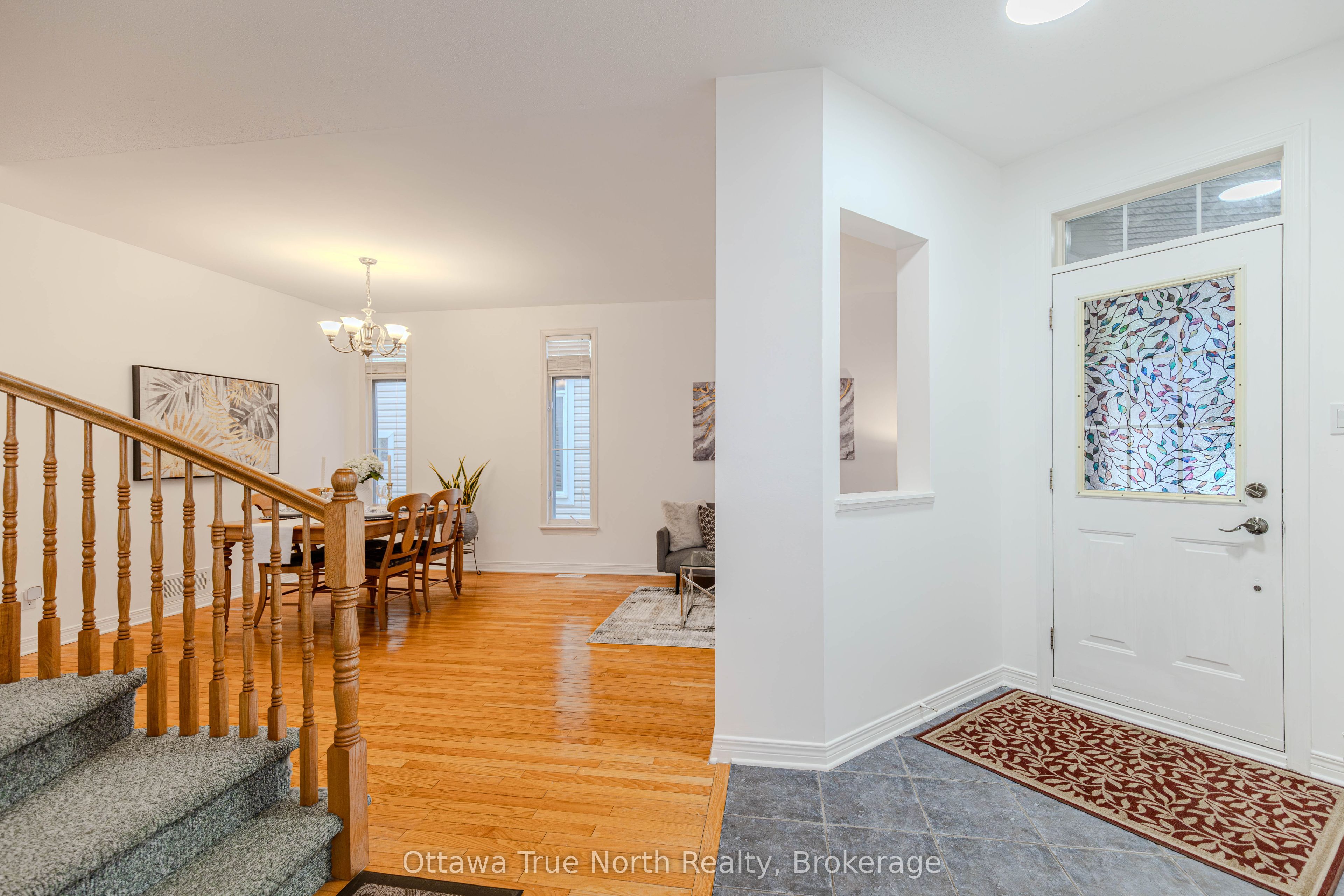 43 Evanshen Crescent, Kanata, ON K2K 2Z7 photo 3