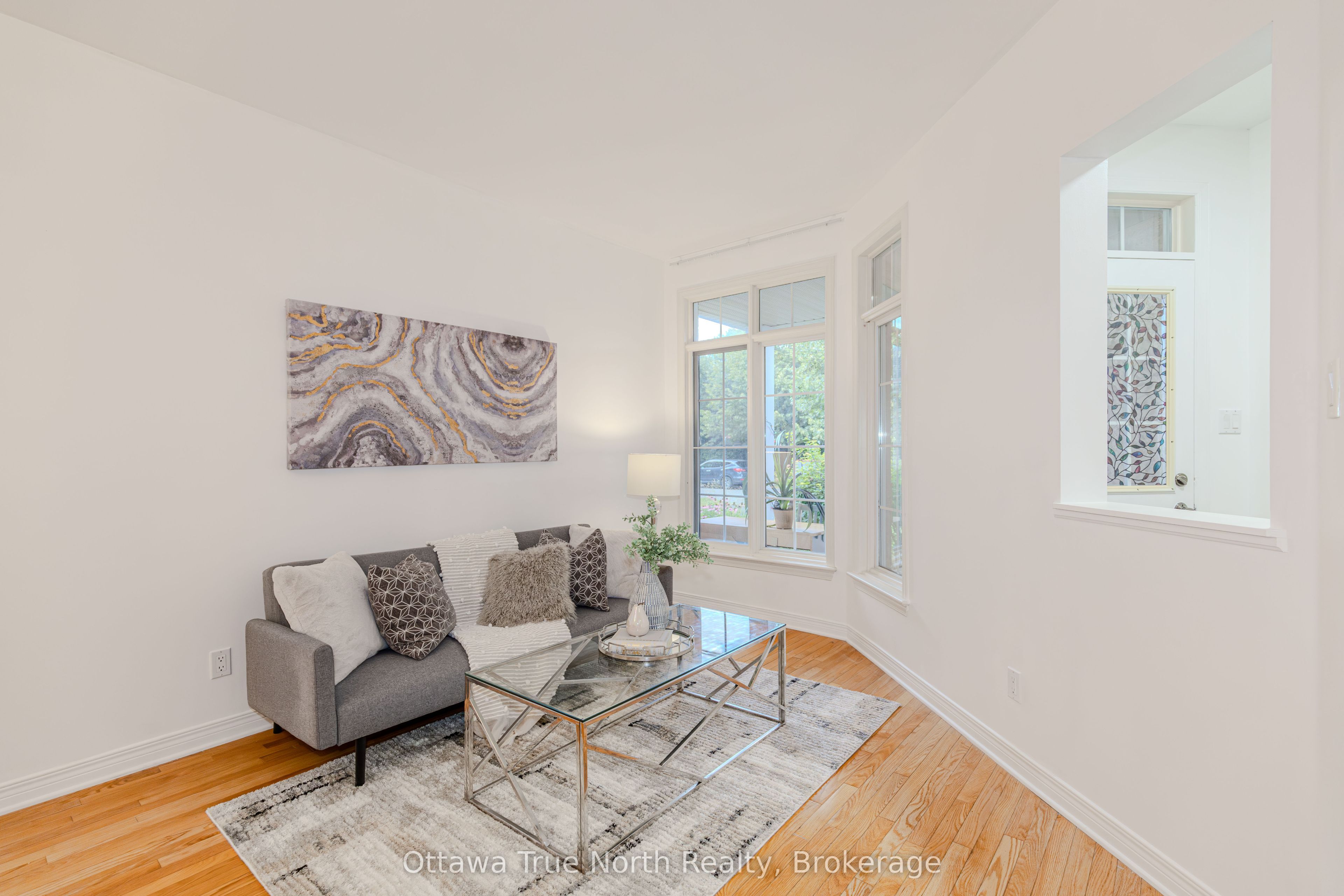 43 Evanshen Crescent, Kanata, ON K2K 2Z7 photo 4