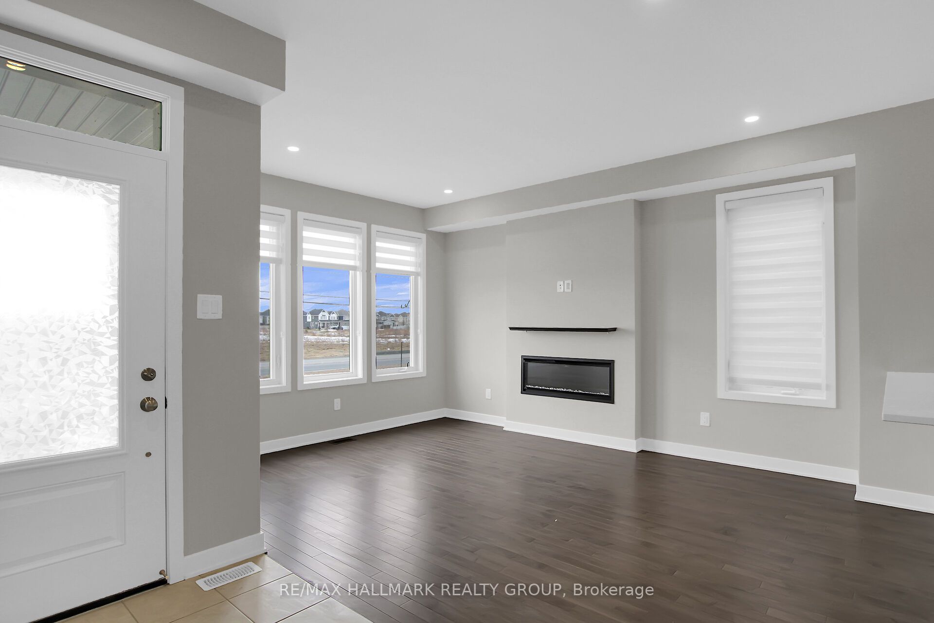 6317 Perth Street, Stittsville - Munster - Richmond, ON K0A 2Z0 photo 4