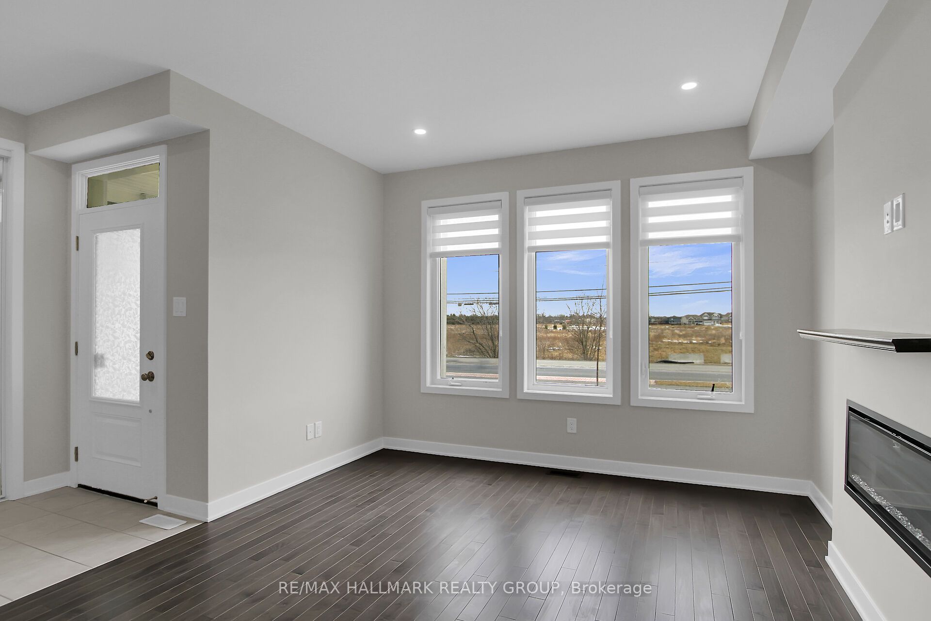 6317 Perth Street, Stittsville - Munster - Richmond, ON K0A 2Z0 photo 5