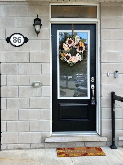 86 Daylily Lane, Kitchener, ON N2R 0L7 photo 2