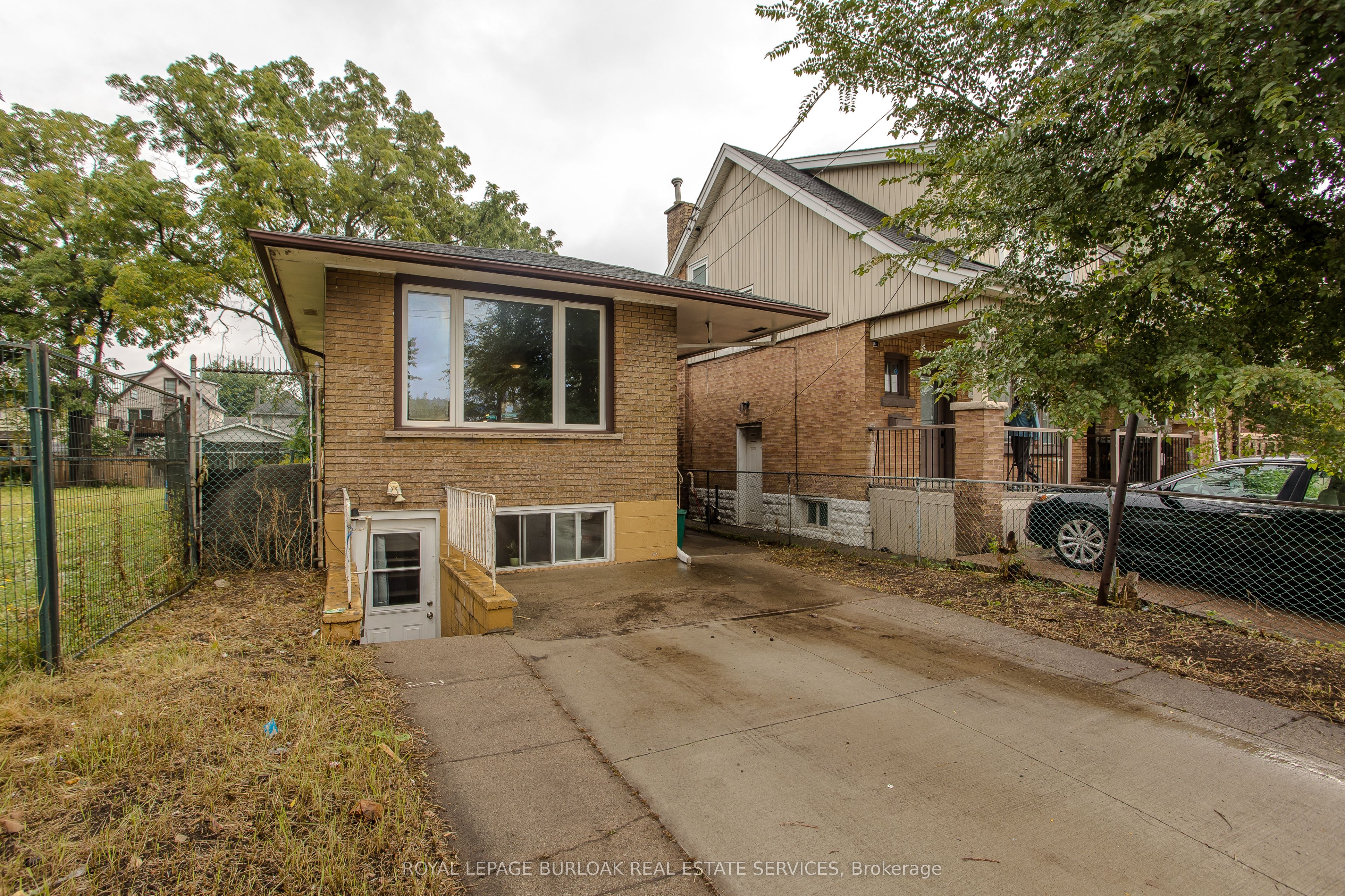 307 Dunsmure Road, Hamilton, ON L8L 1X1 photo 2